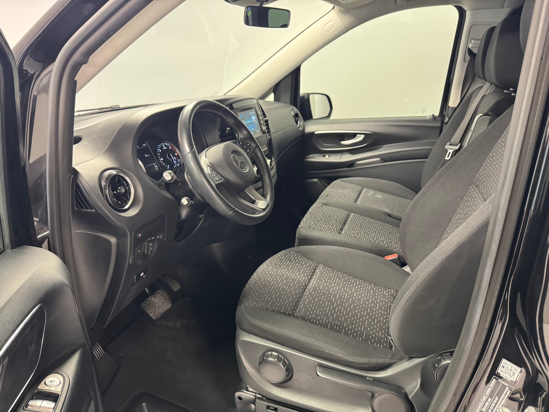MERCEDES-BENZ Vito 116 CDI Lang Select Tourer 4Matic 9G-Tronic-image-6