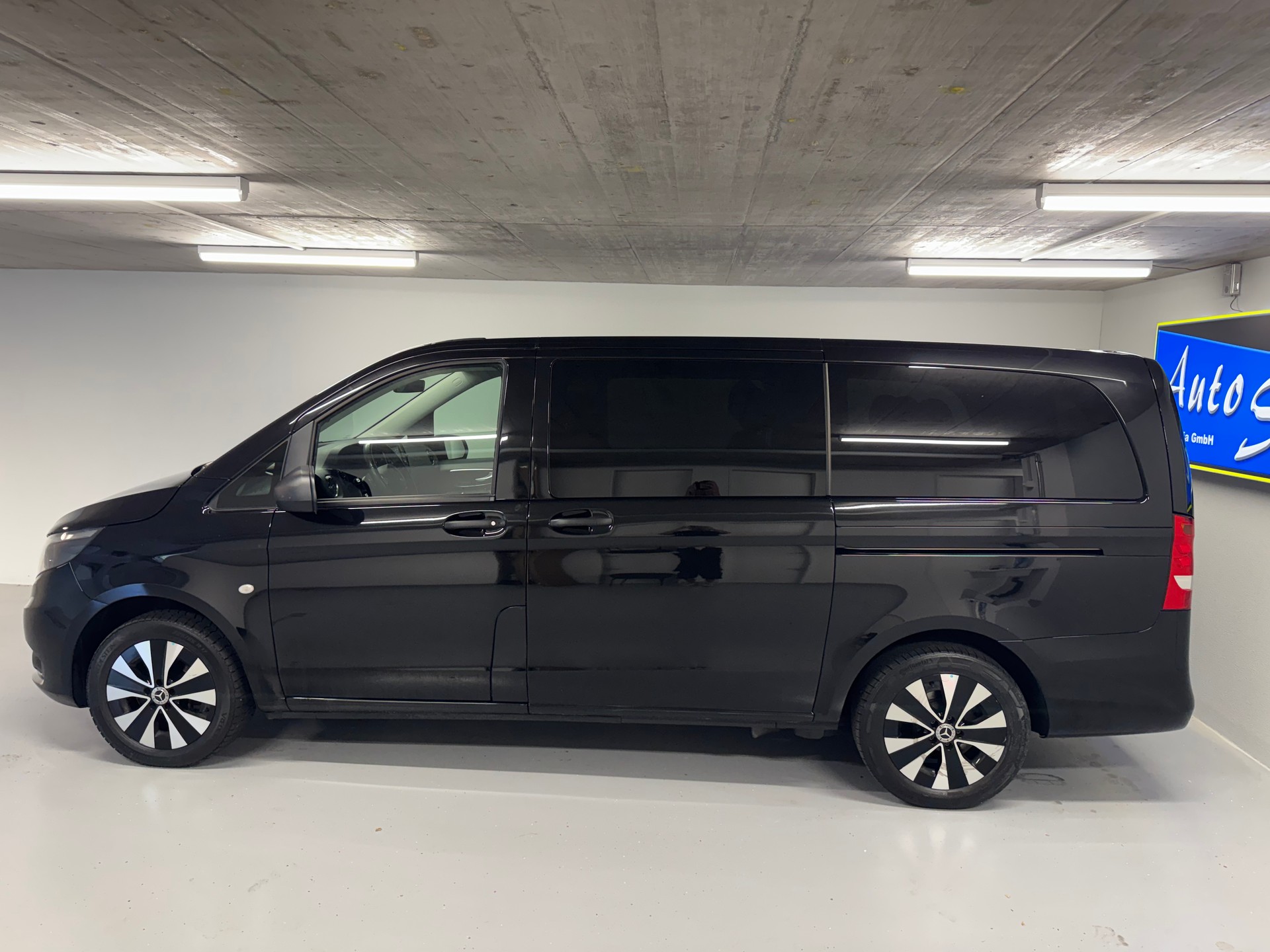 MERCEDES-BENZ Vito 116 CDI Lang Select Tourer 4Matic 9G-Tronic-image-2