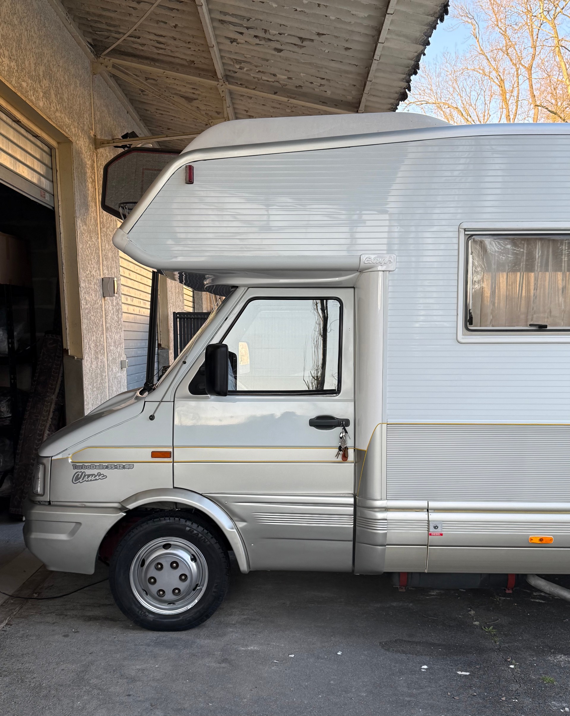 LAIKA Iveco 35.12 | Laïka Ecovip 2i-image-1