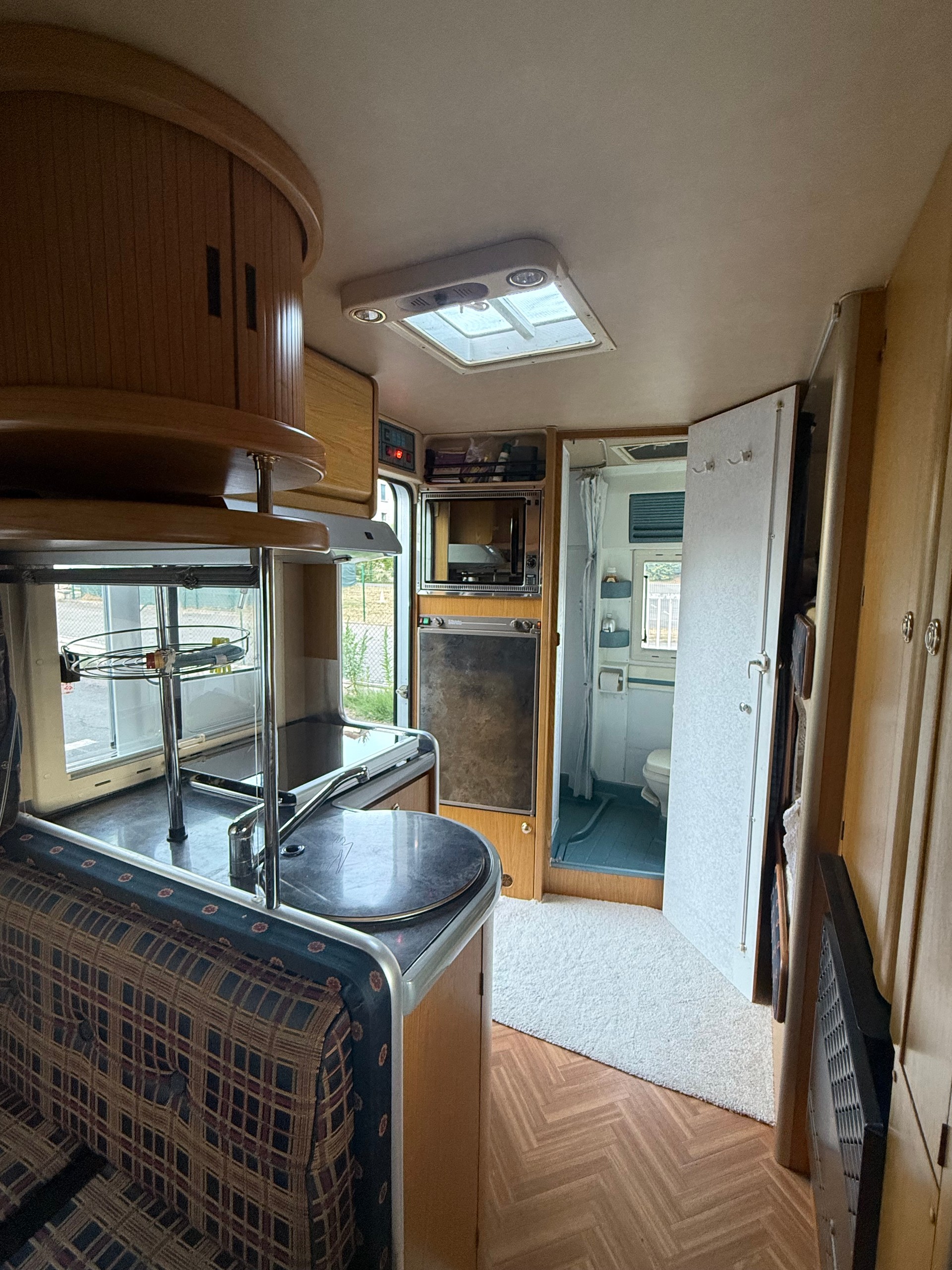LAIKA Iveco 35.12 | Laïka Ecovip 2i-image-4