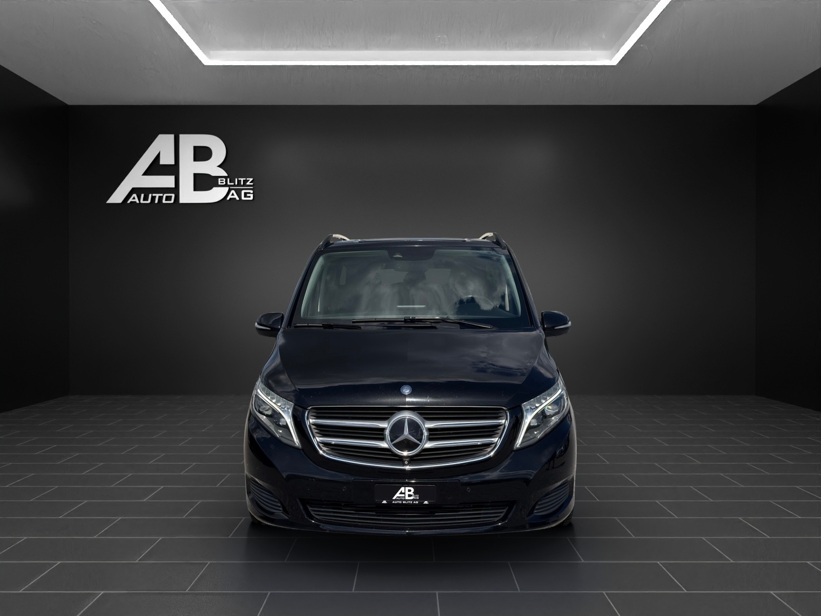 MERCEDES-BENZ V 250 d Extralang 4Matic 7G-Tronic mit 190 PS * 8-Plätzer *