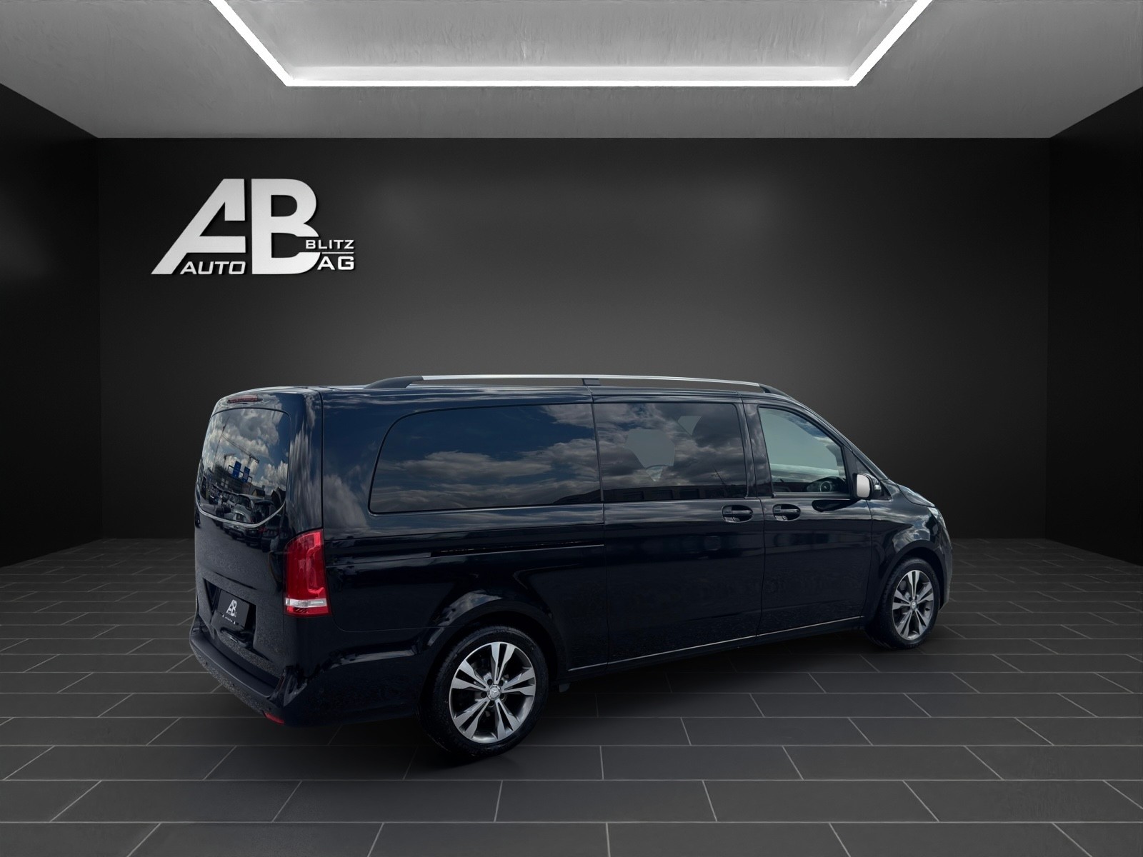 MERCEDES-BENZ V 250 d Extralang 4Matic 7G-Tronic mit 190 PS * 8-Plätzer *-image-4