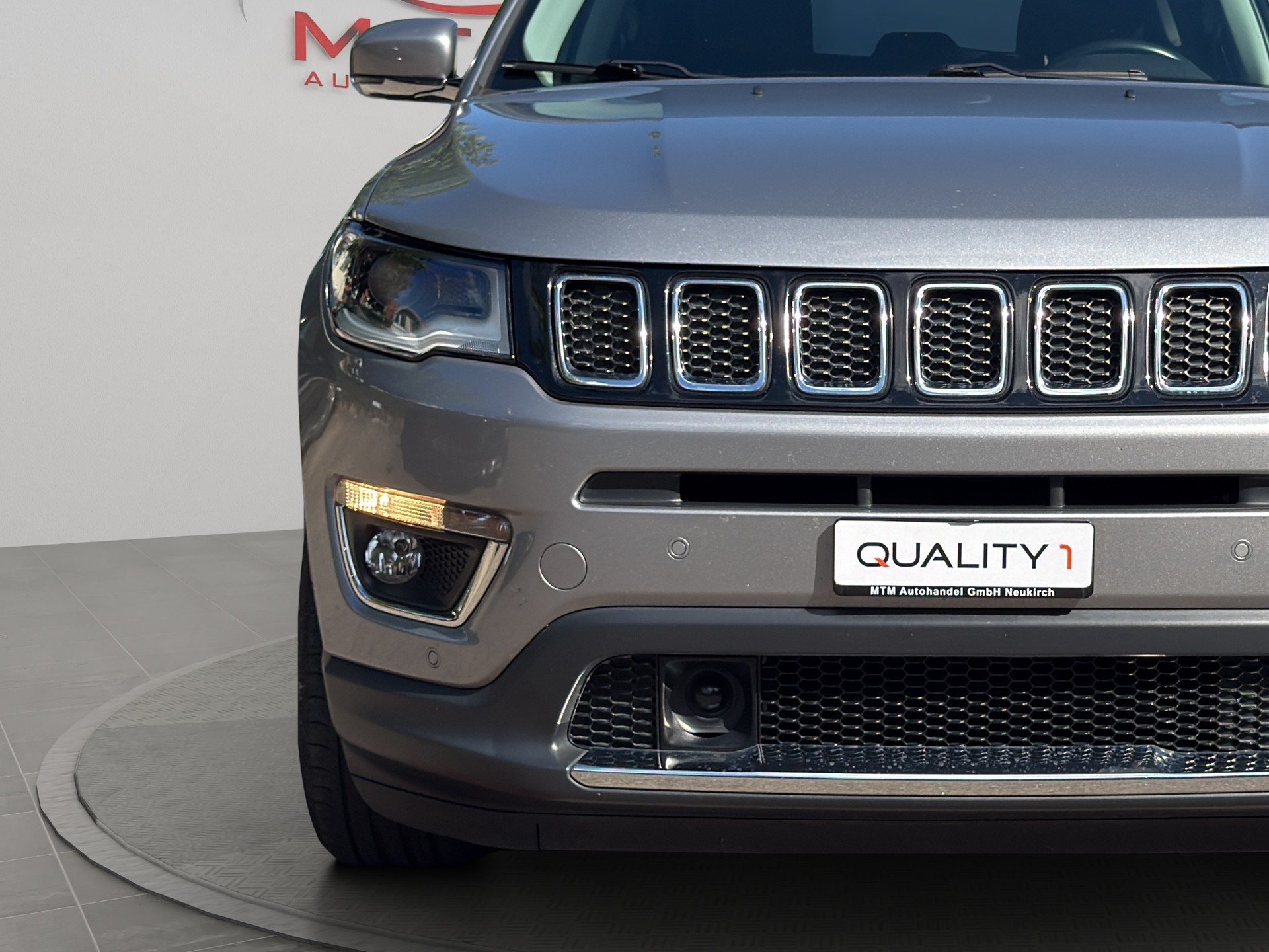 JEEP Compass 2.0CRD Limited AWD 9ATX-showroom-element-3