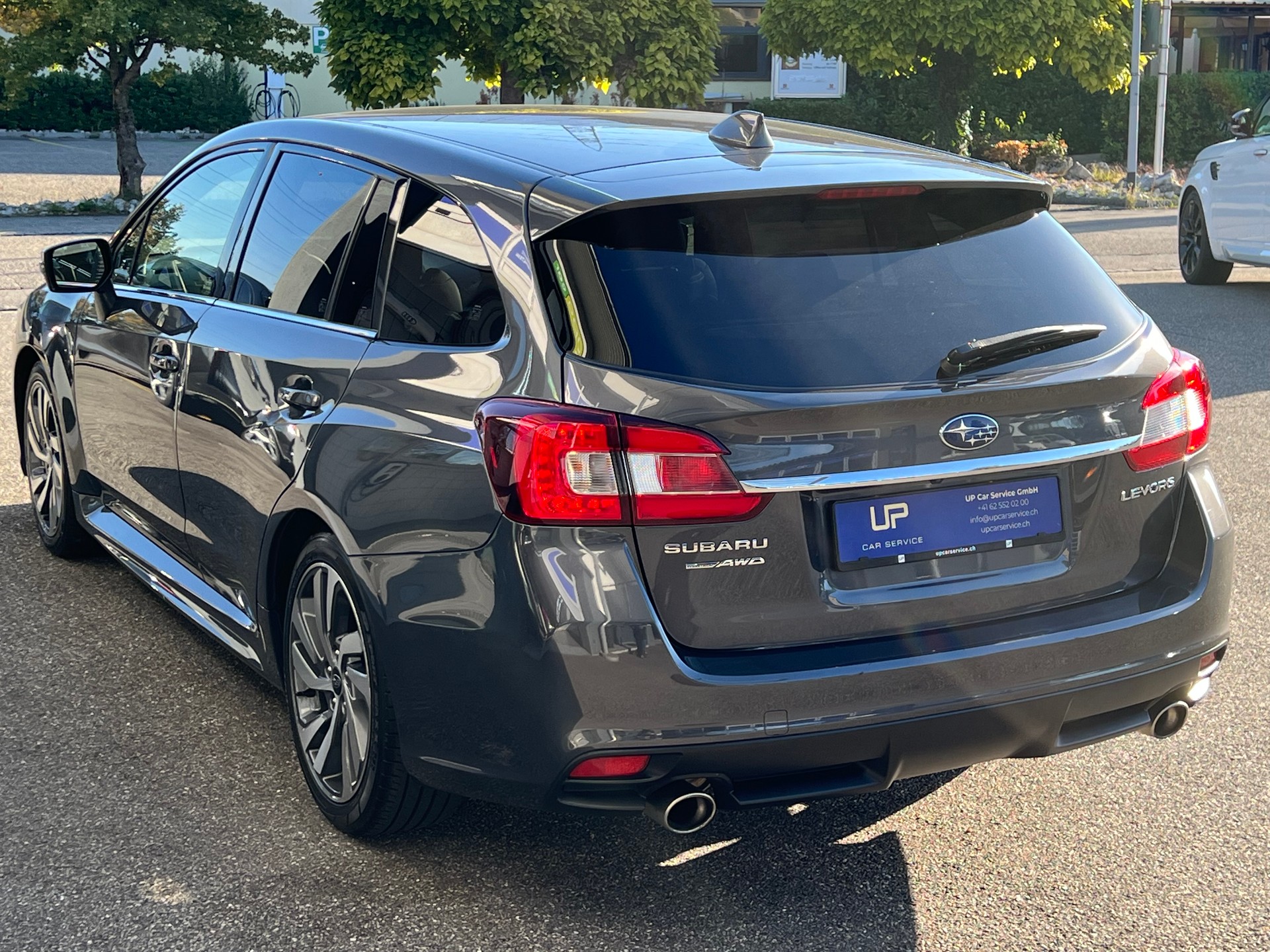SUBARU Levorg 2.0i Swiss Plus * 4x4 *-image-6