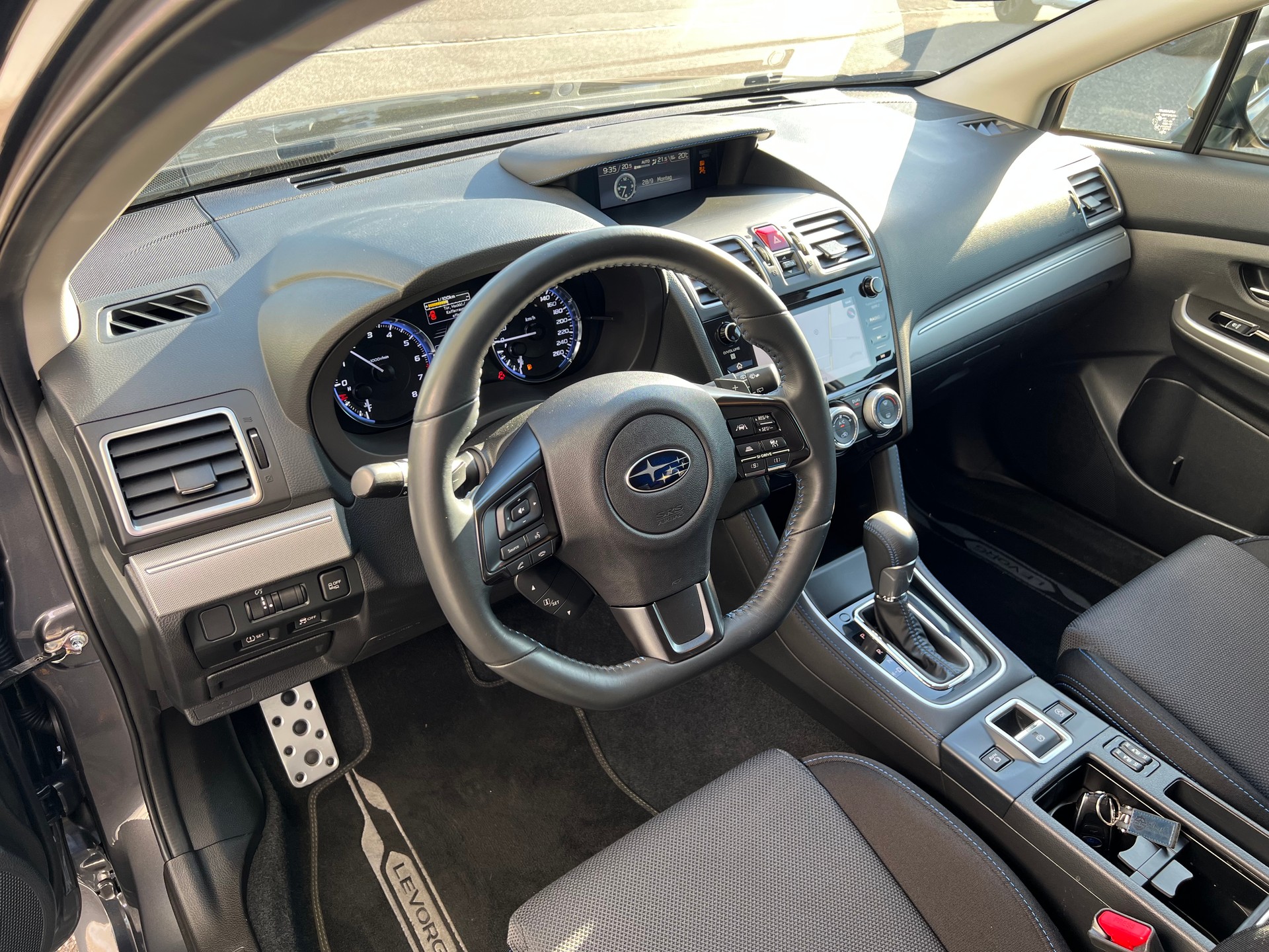 SUBARU Levorg 2.0i Swiss Plus * 4x4 *-image-8
