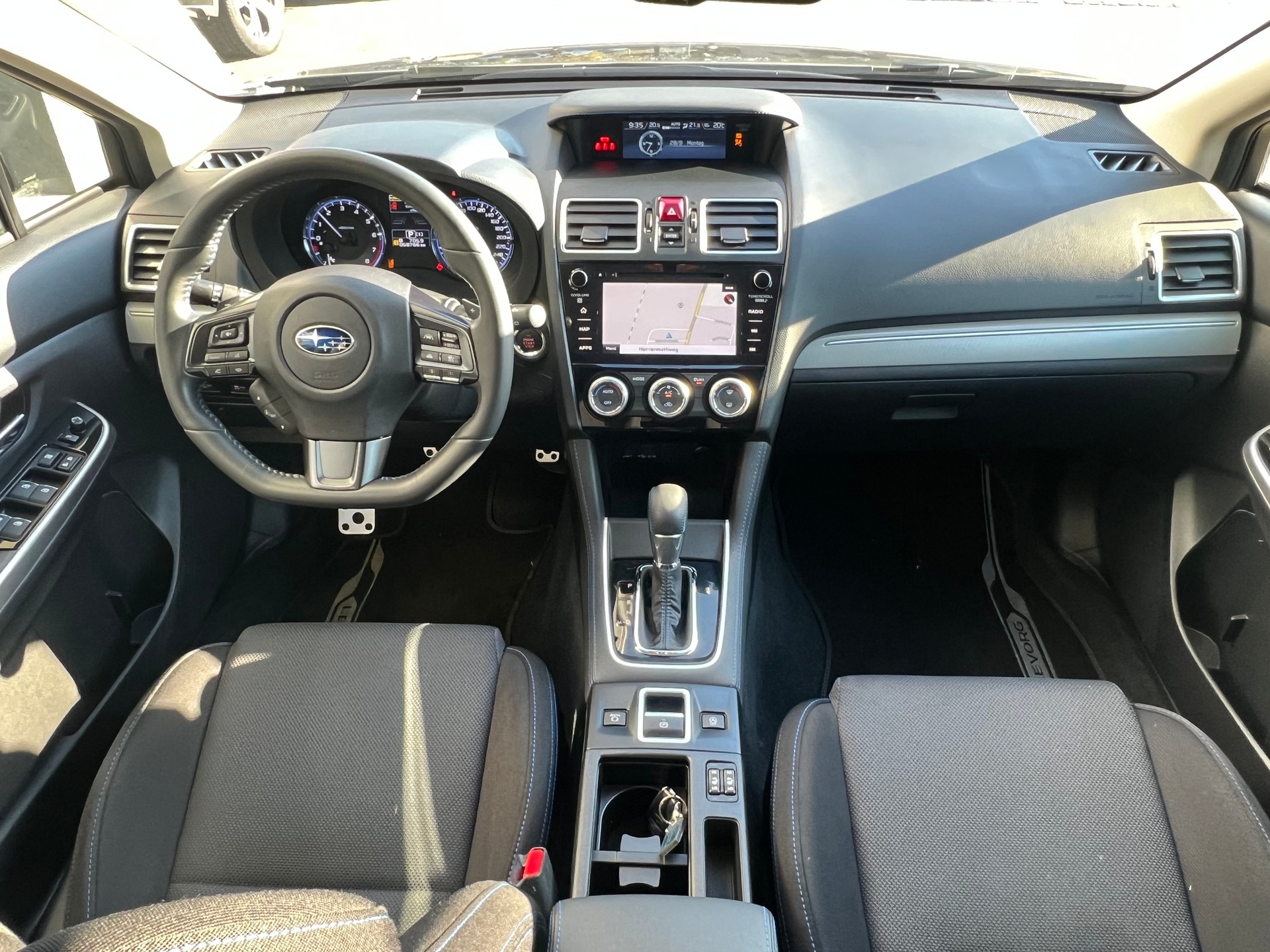 SUBARU Levorg 2.0i Swiss Plus * 4x4 *-image-7