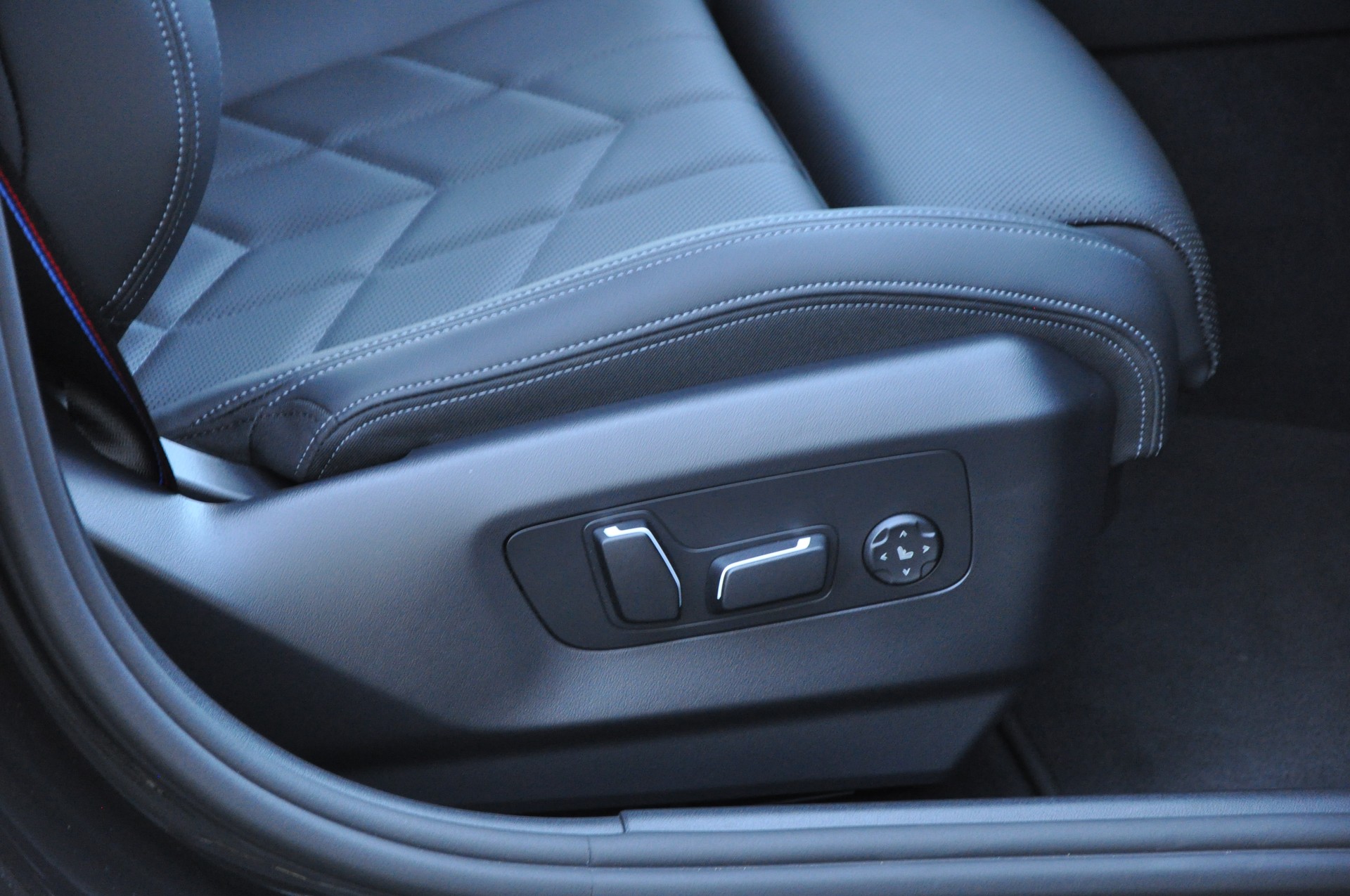 BMW 540d xDrive 48V M Sport Pro Steptronic-image-25