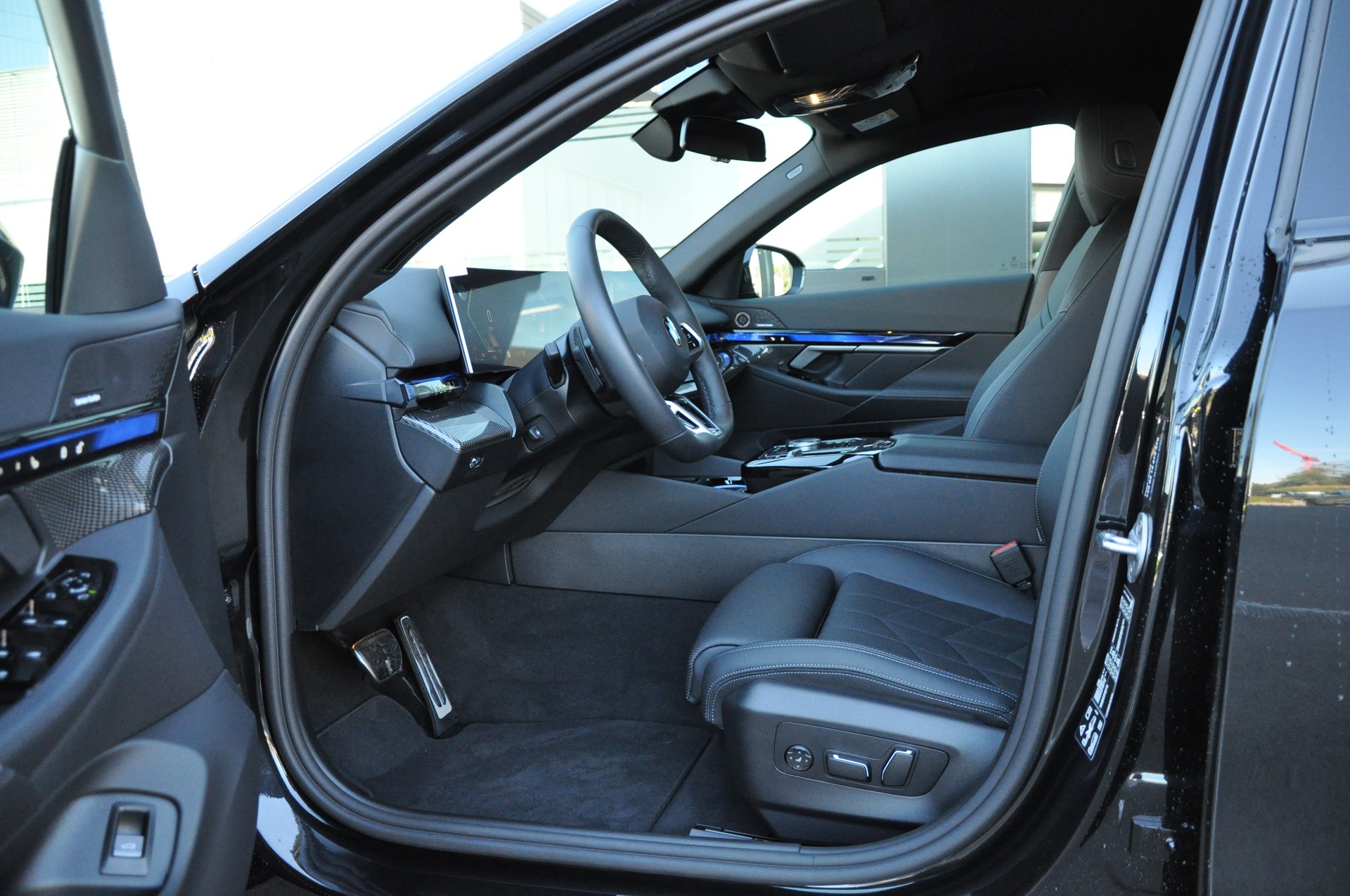 BMW 540d xDrive 48V M Sport Pro Steptronic-image-15