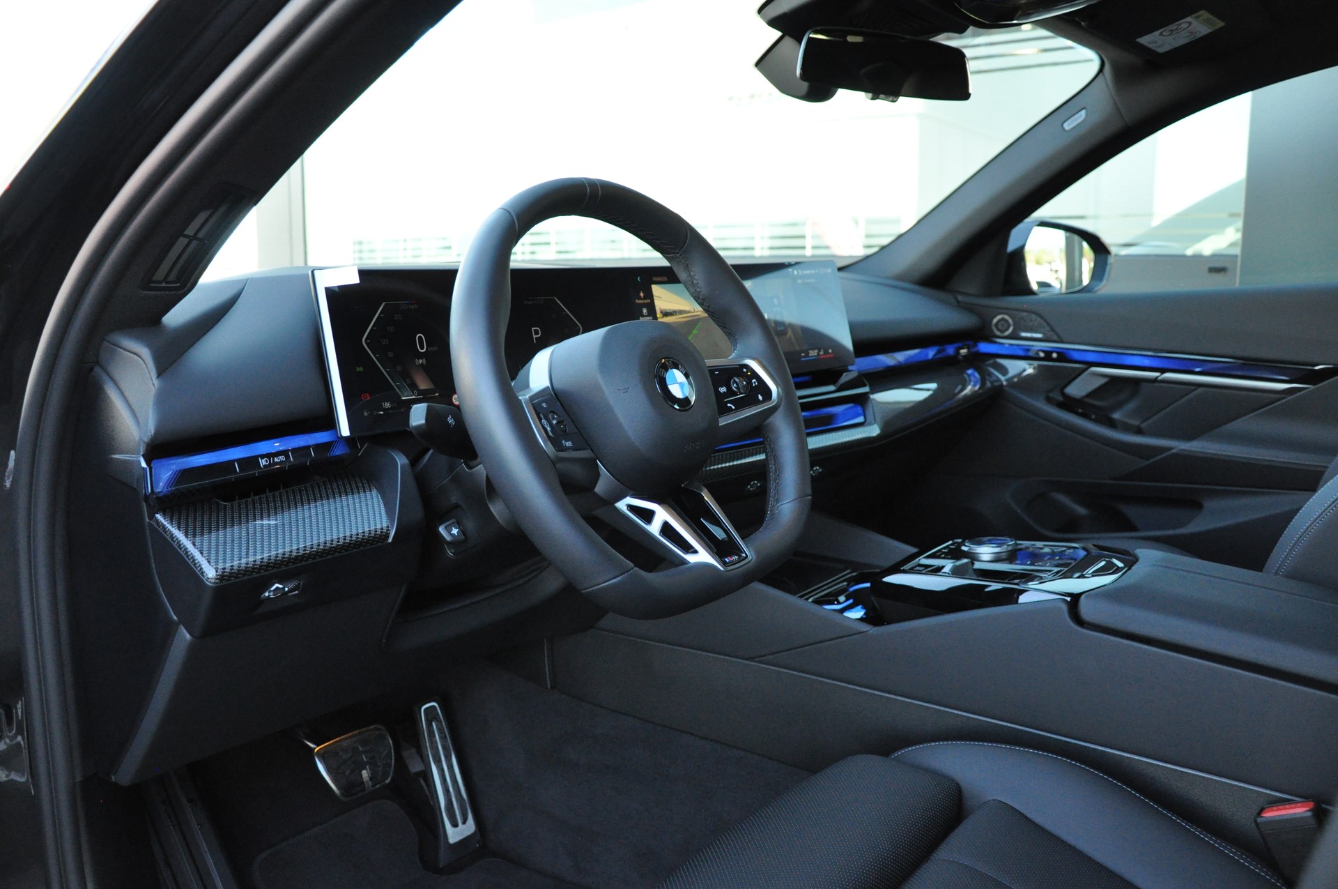 BMW 540d xDrive 48V M Sport Pro Steptronic-image-16