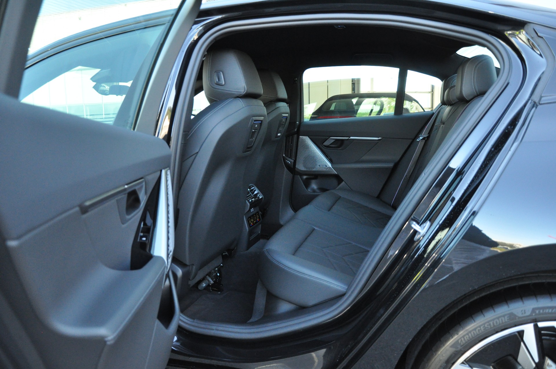 BMW 540d xDrive 48V M Sport Pro Steptronic-image-17