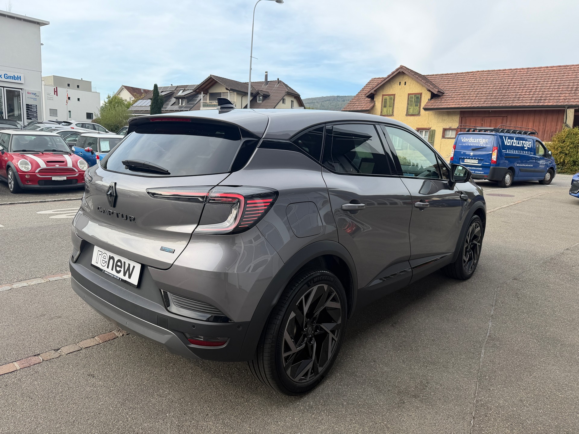 RENAULT Captur 1.6 E-Tech esprit Alpine-showroom-element-3
