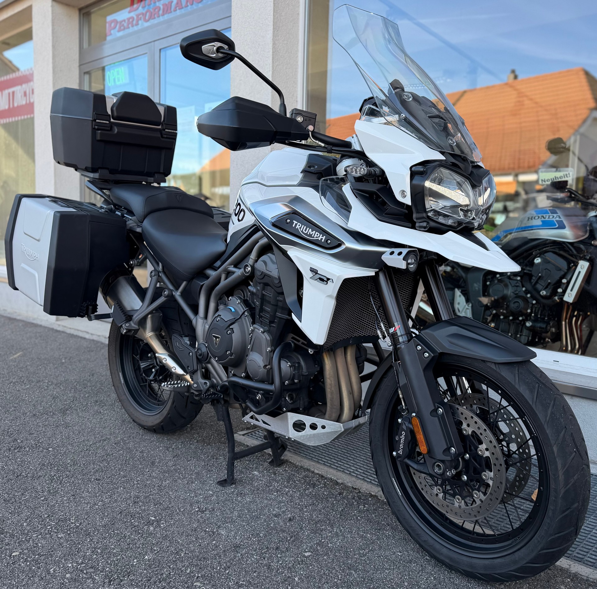 TRIUMPH Tiger 1200 XCa ABS-image-2