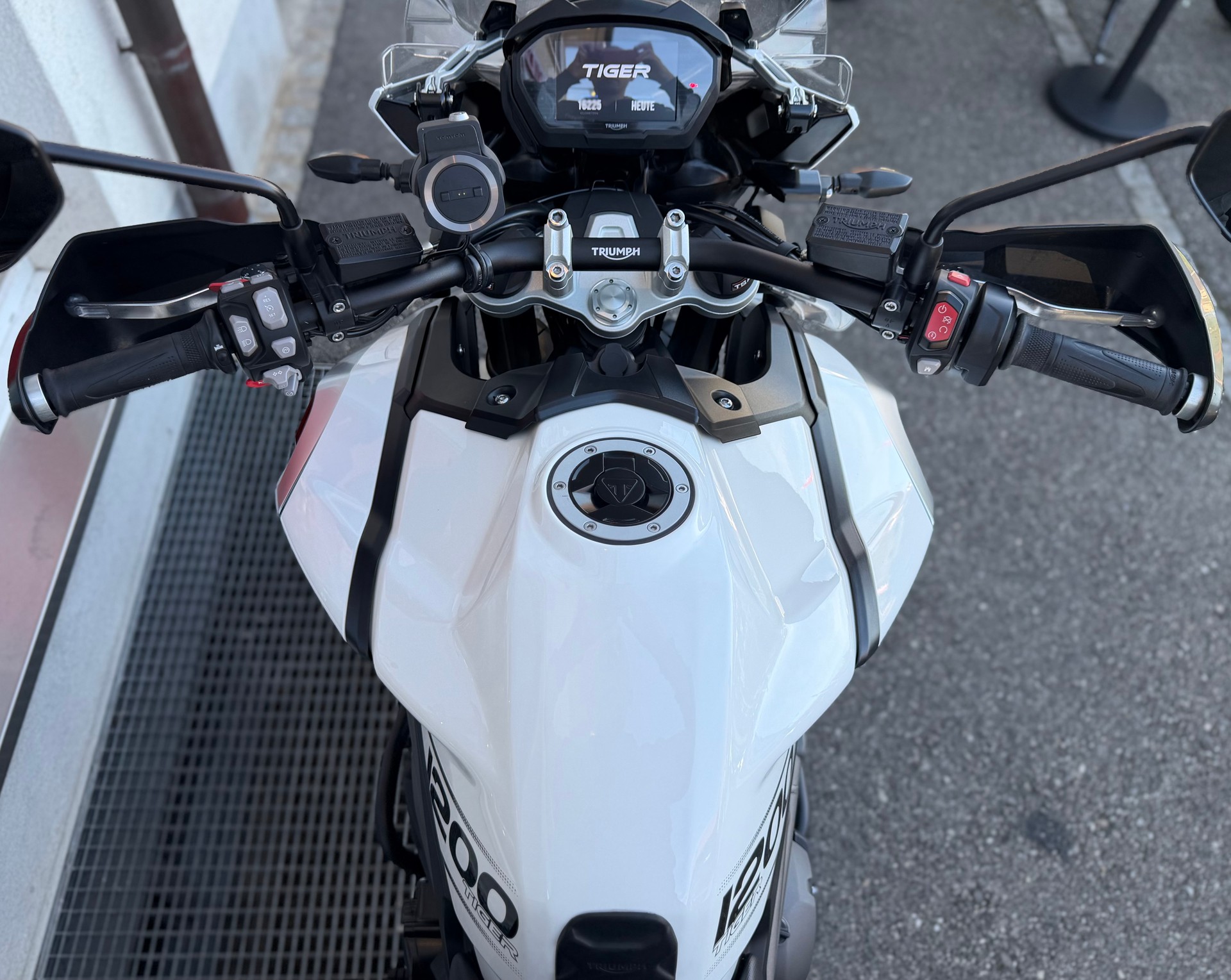 TRIUMPH Tiger 1200 XCa ABS-image-8