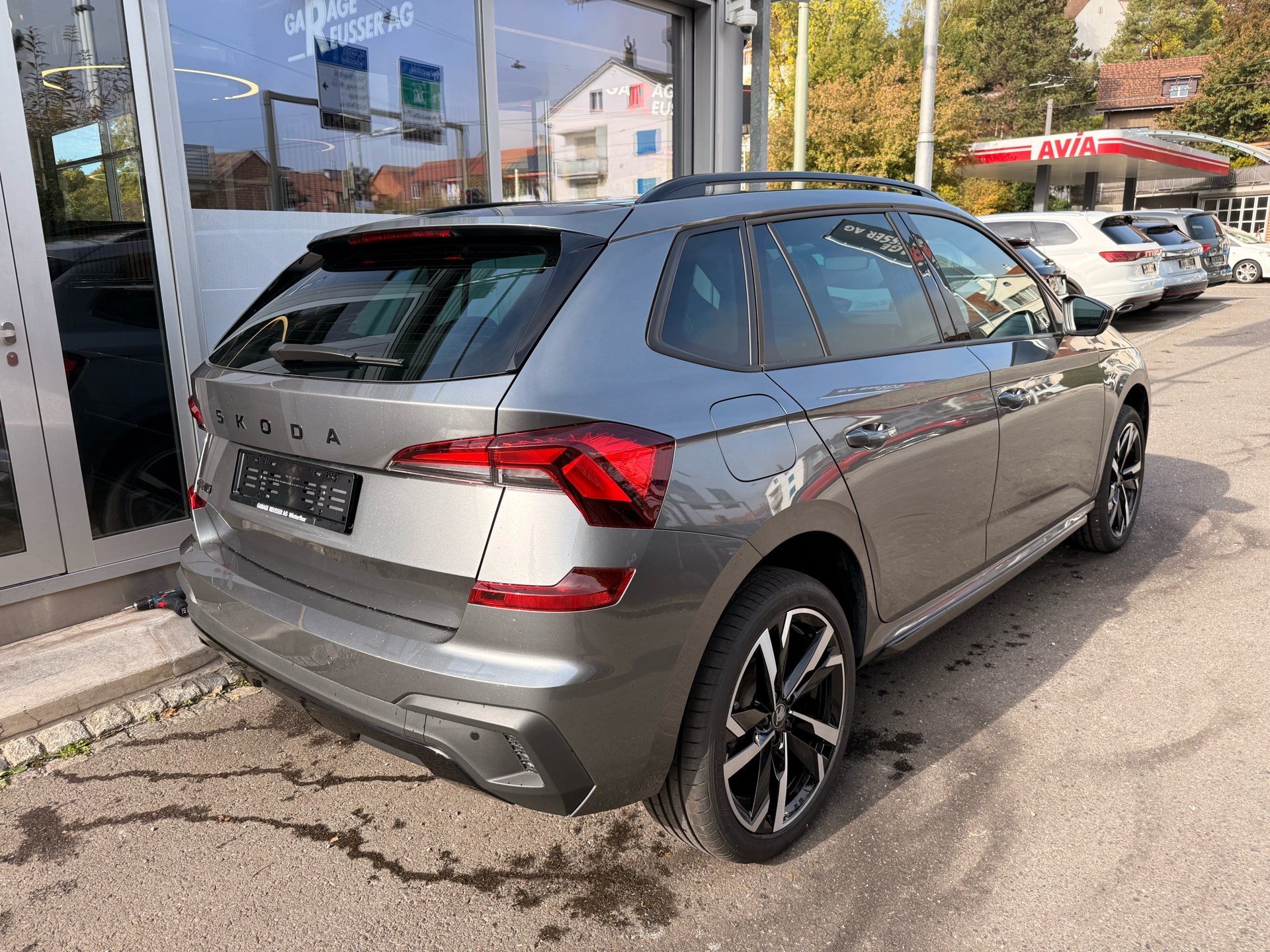 SKODA Kamiq 1.5 TSI MONTE CARLO *** ANHÄNGERKUPPLUNG & PANORAMDACH ***-showroom-element-3