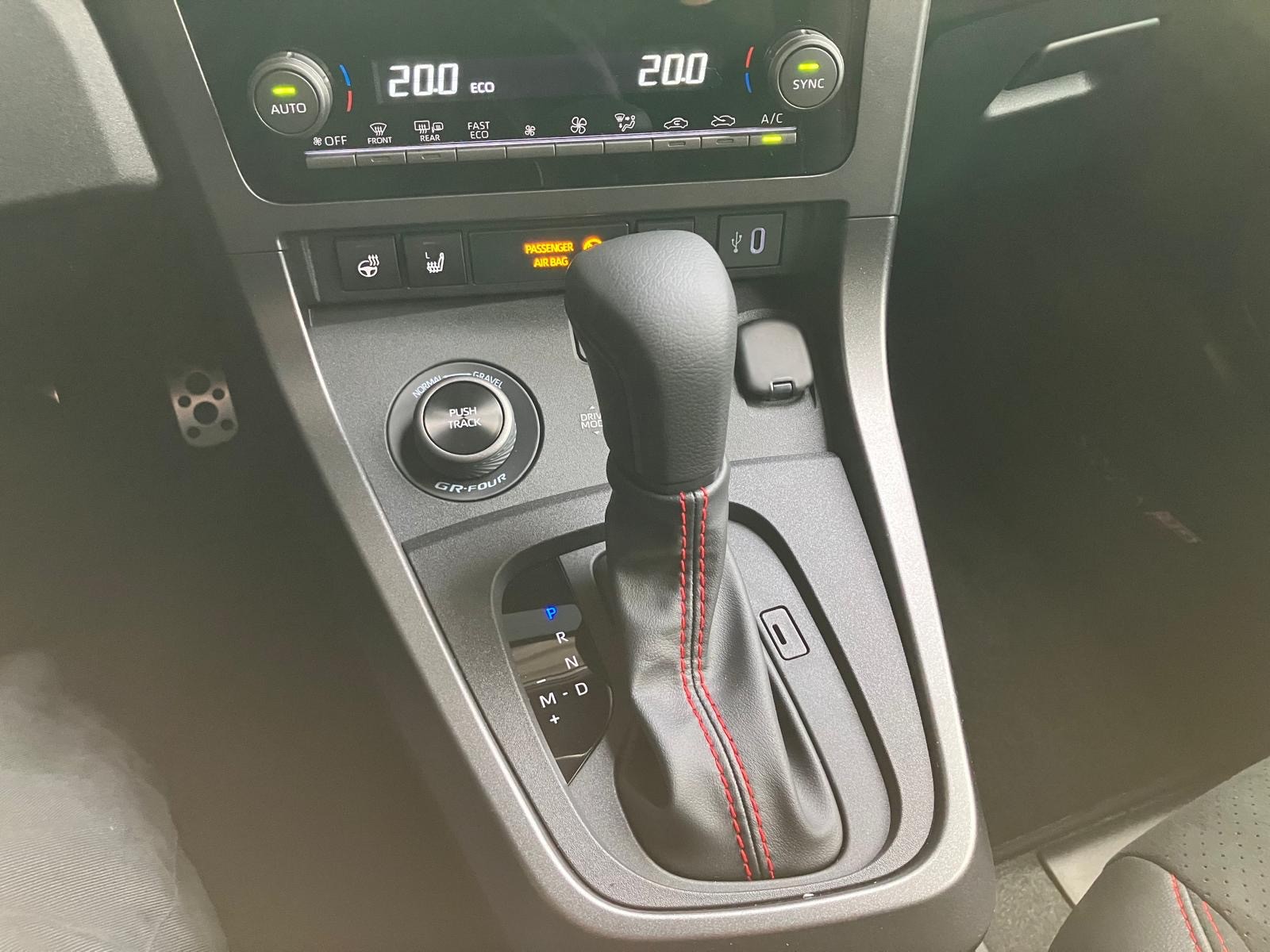 TOYOTA Yaris 1.6 GR Sport-image-12