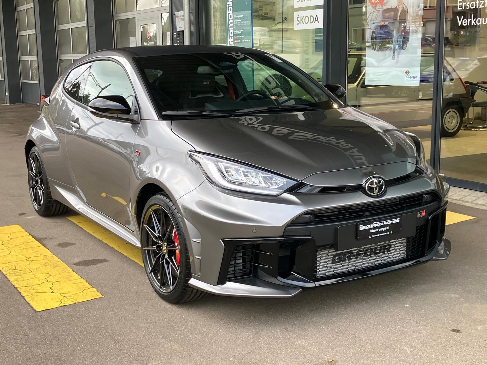 TOYOTA Yaris 1.6 GR Sport-image-2