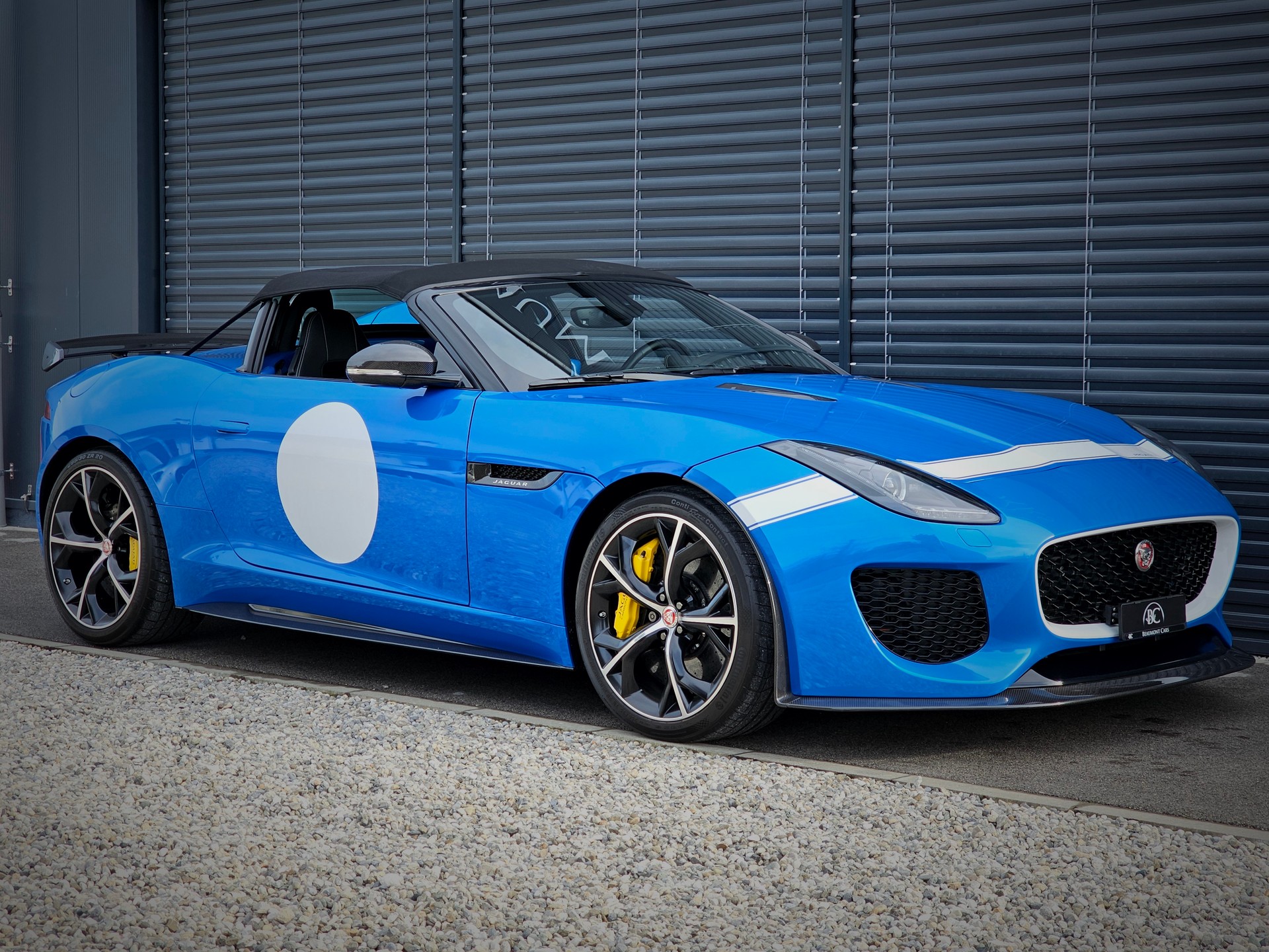 JAGUAR Project 7-showroom-element-1