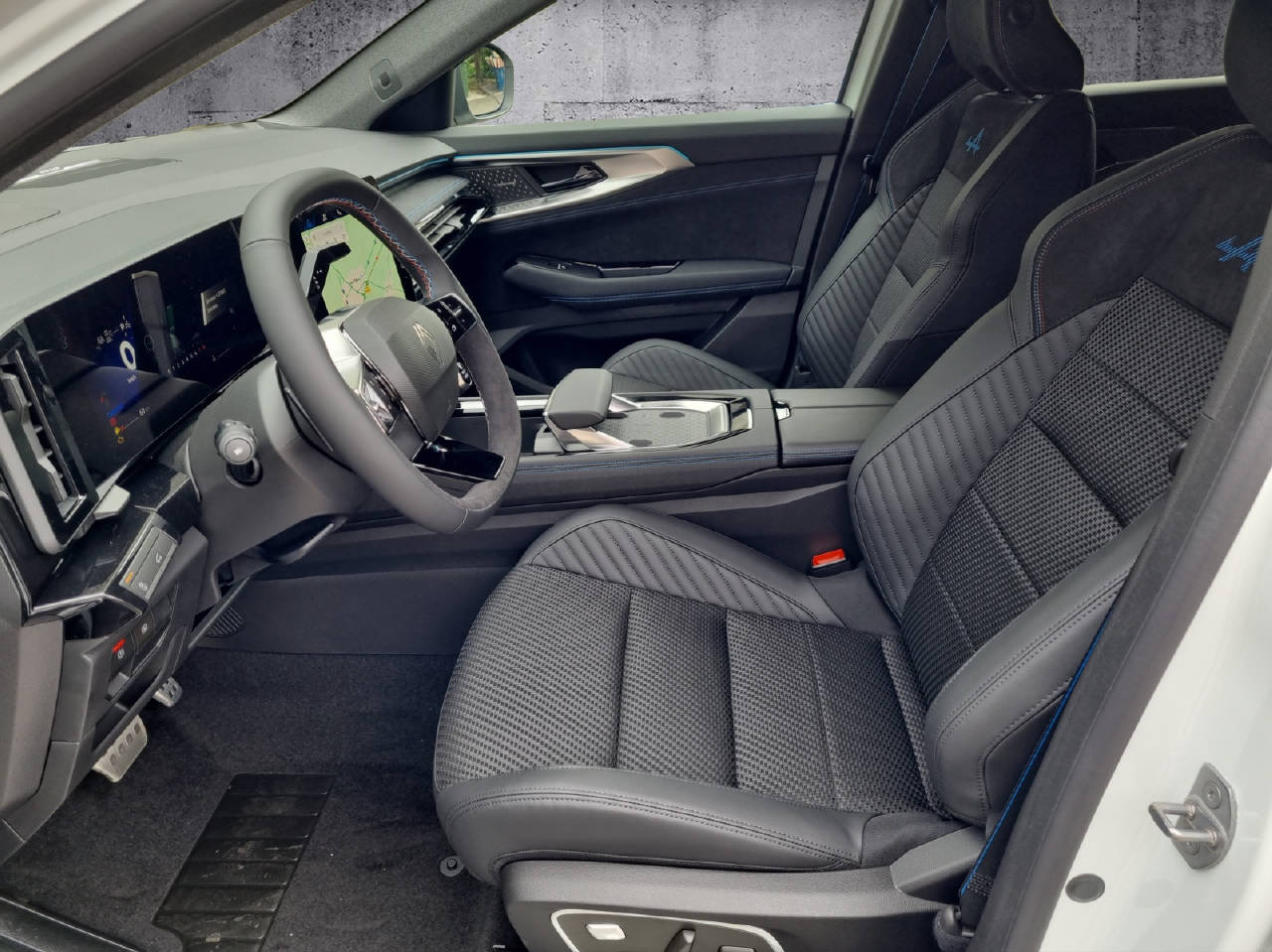 RENAULT Austral esprit Alpine mild hybrid 160 auto-image-4