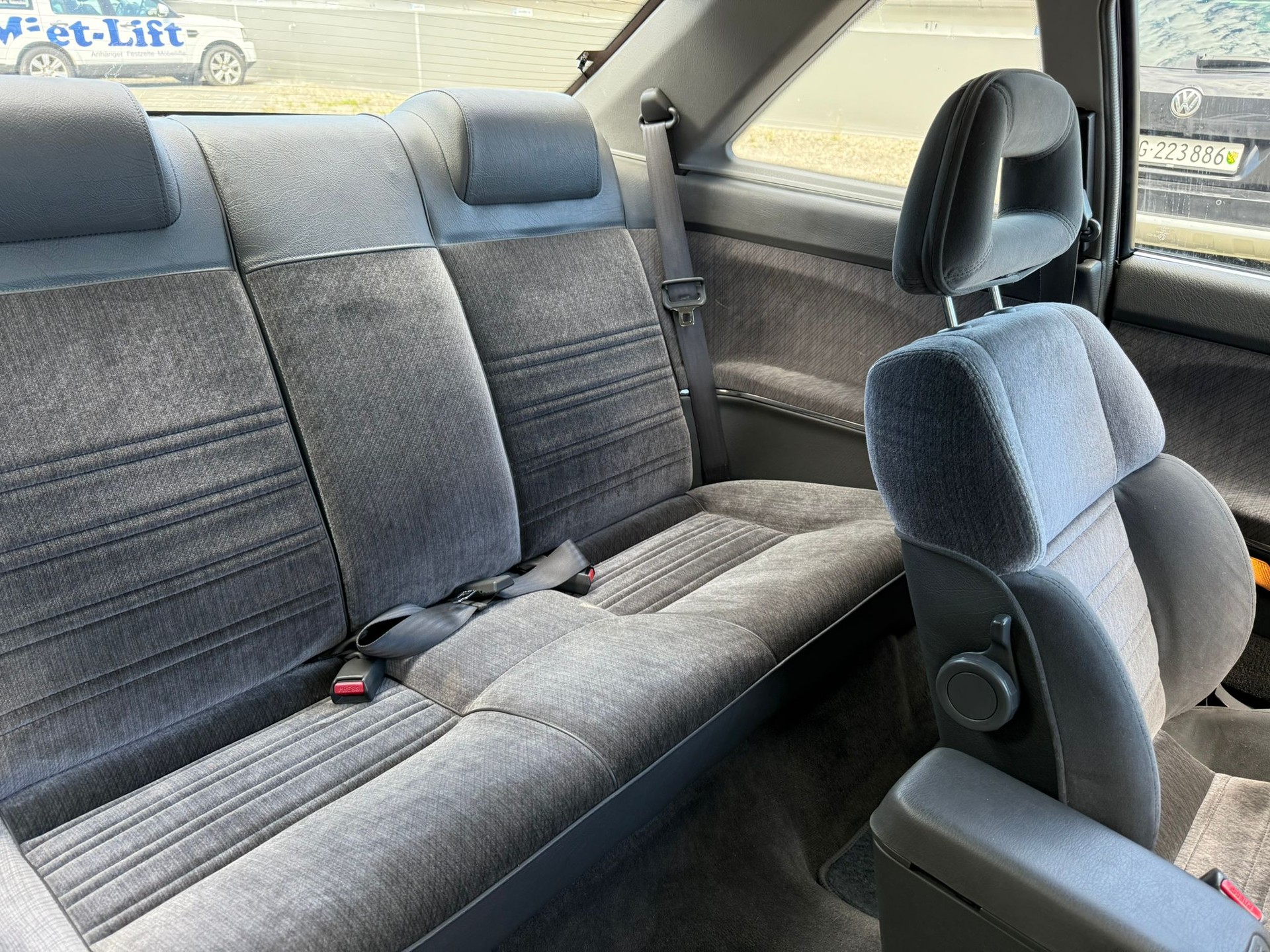 MAZDA 626 2.2i GLX-image-10
