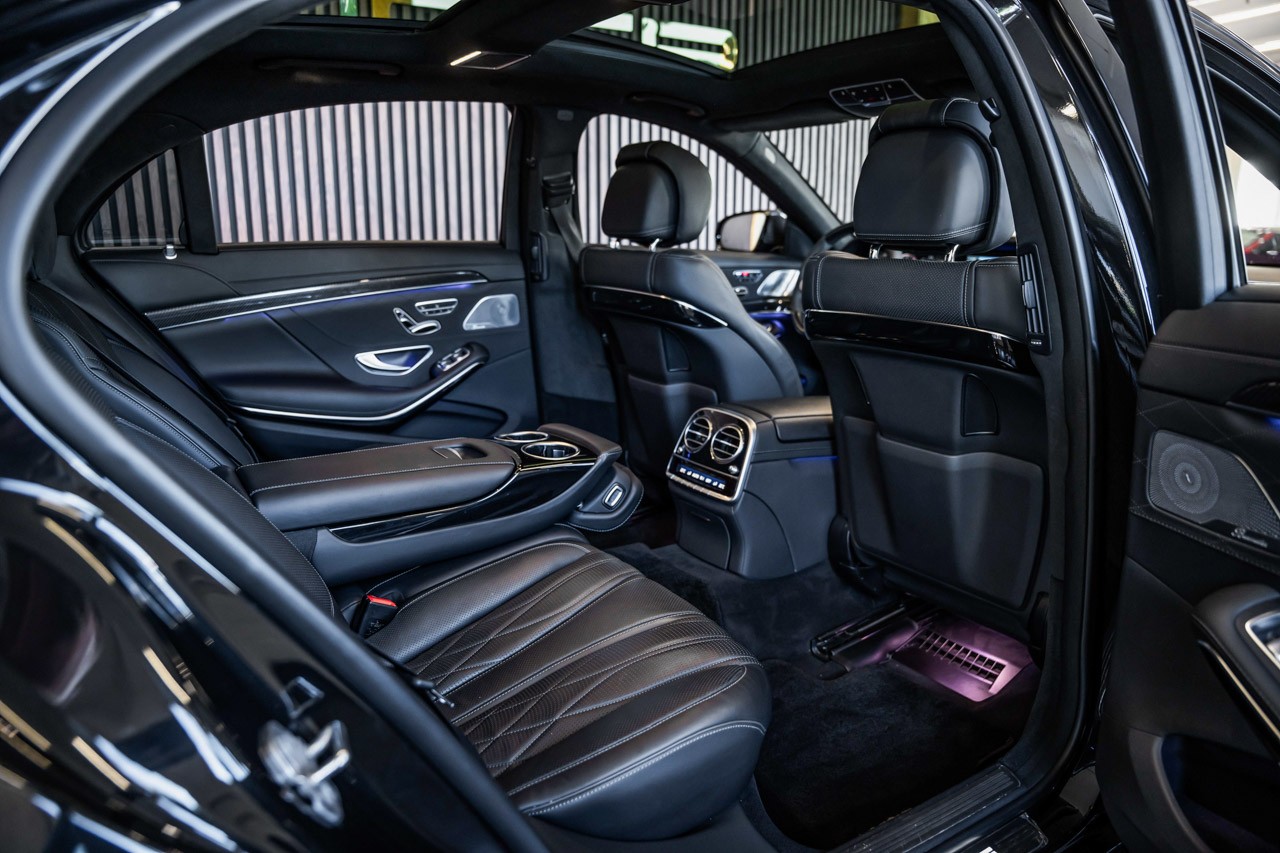MERCEDES-BENZ S 63 AMG L 4Matic+ 9G-Tronic-image-17