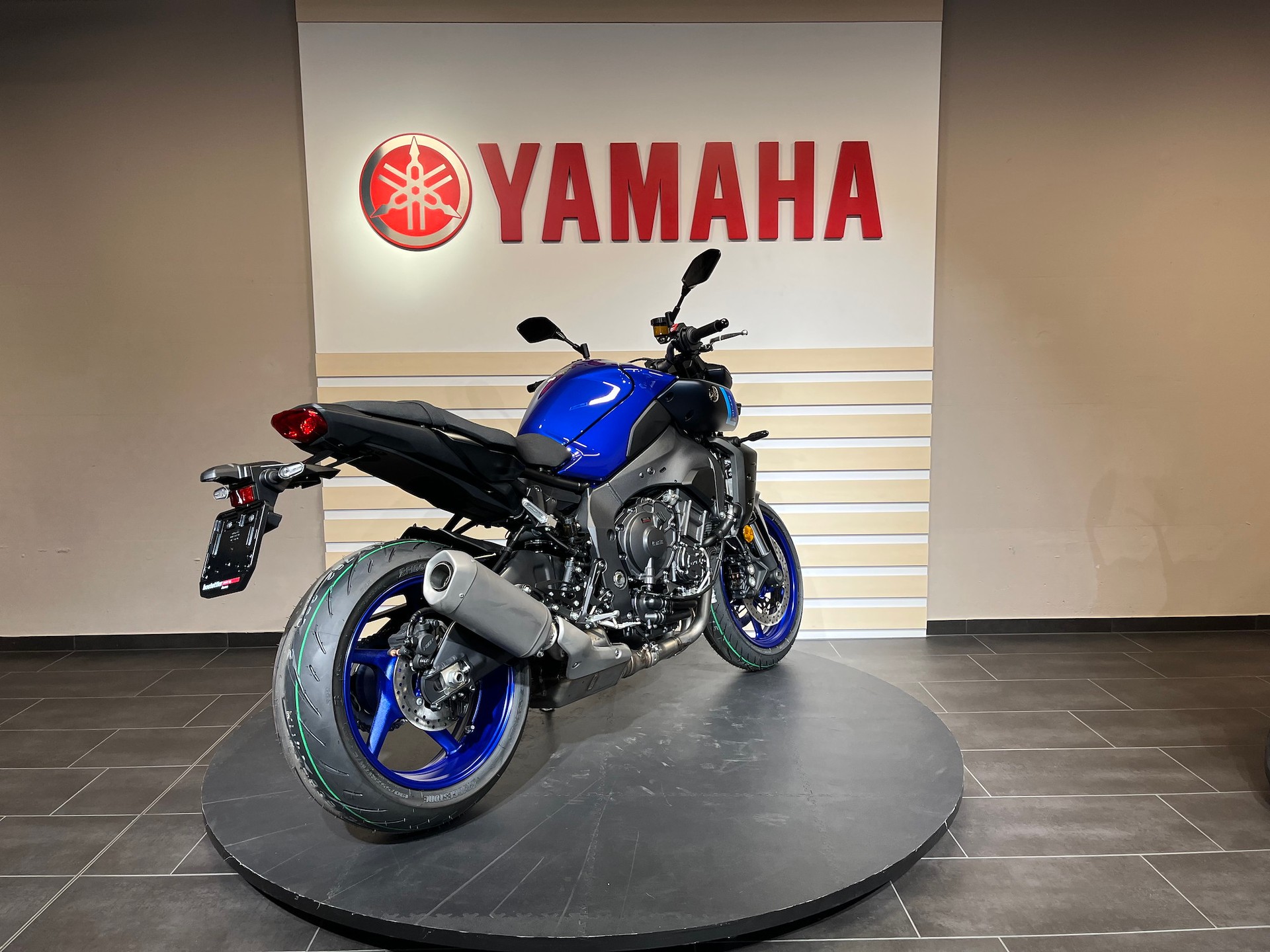 YAMAHA MT-10-image-2