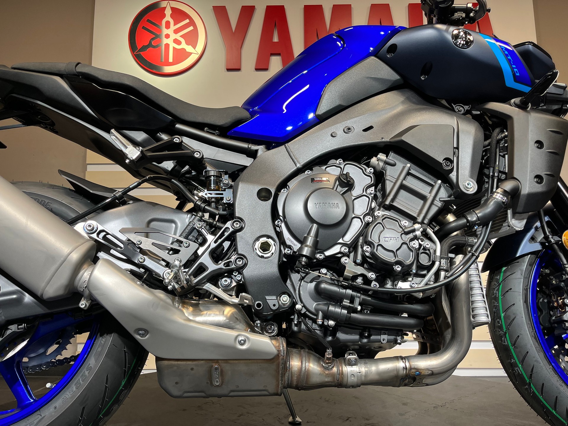 YAMAHA MT-10-image-10