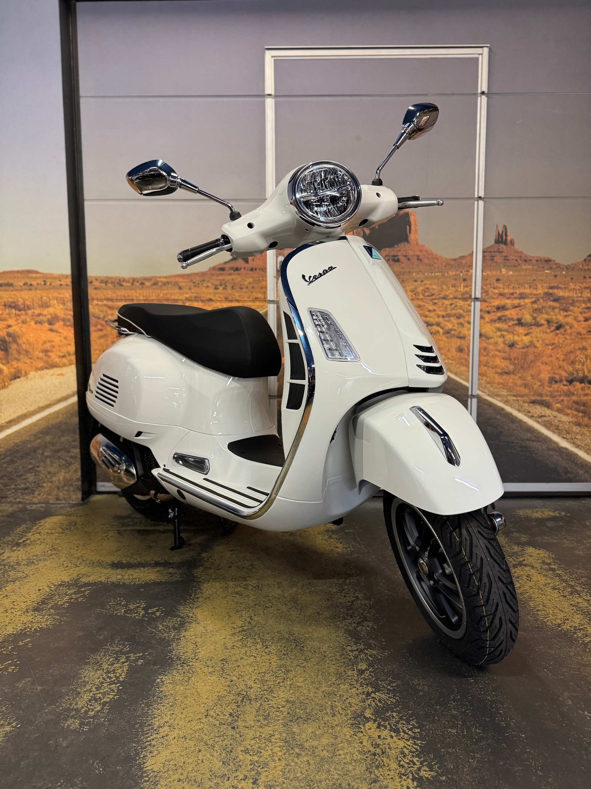 PIAGGIO Vespa GTS 125 Super RST Euro 5+-image-2