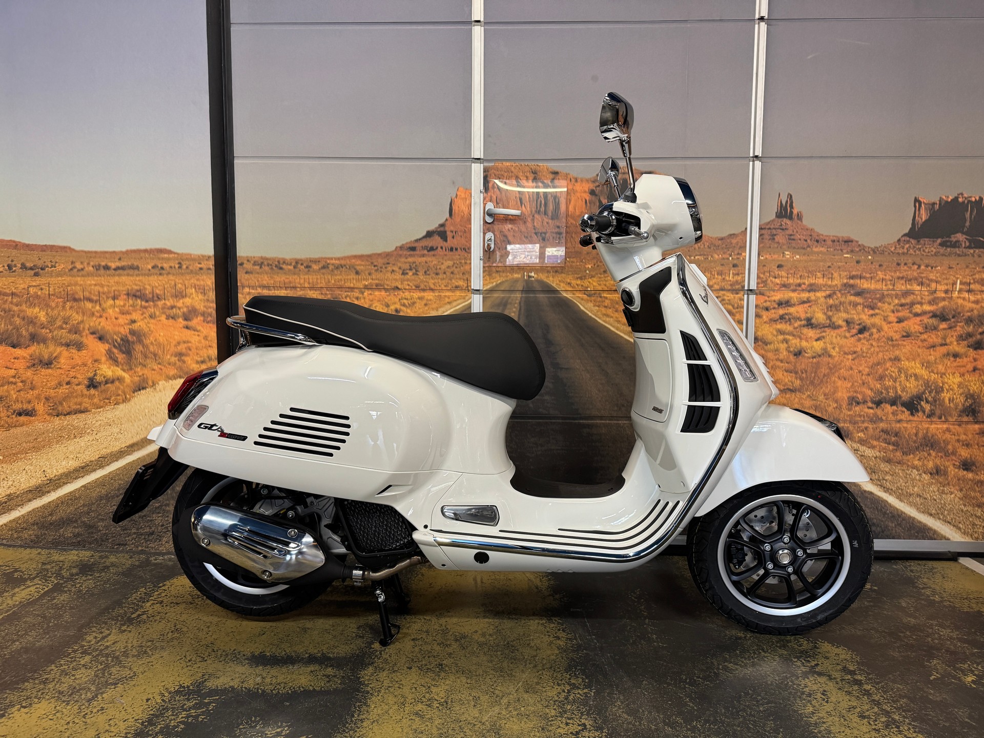 PIAGGIO Vespa GTS 125 Super RST Euro 5+-image-0