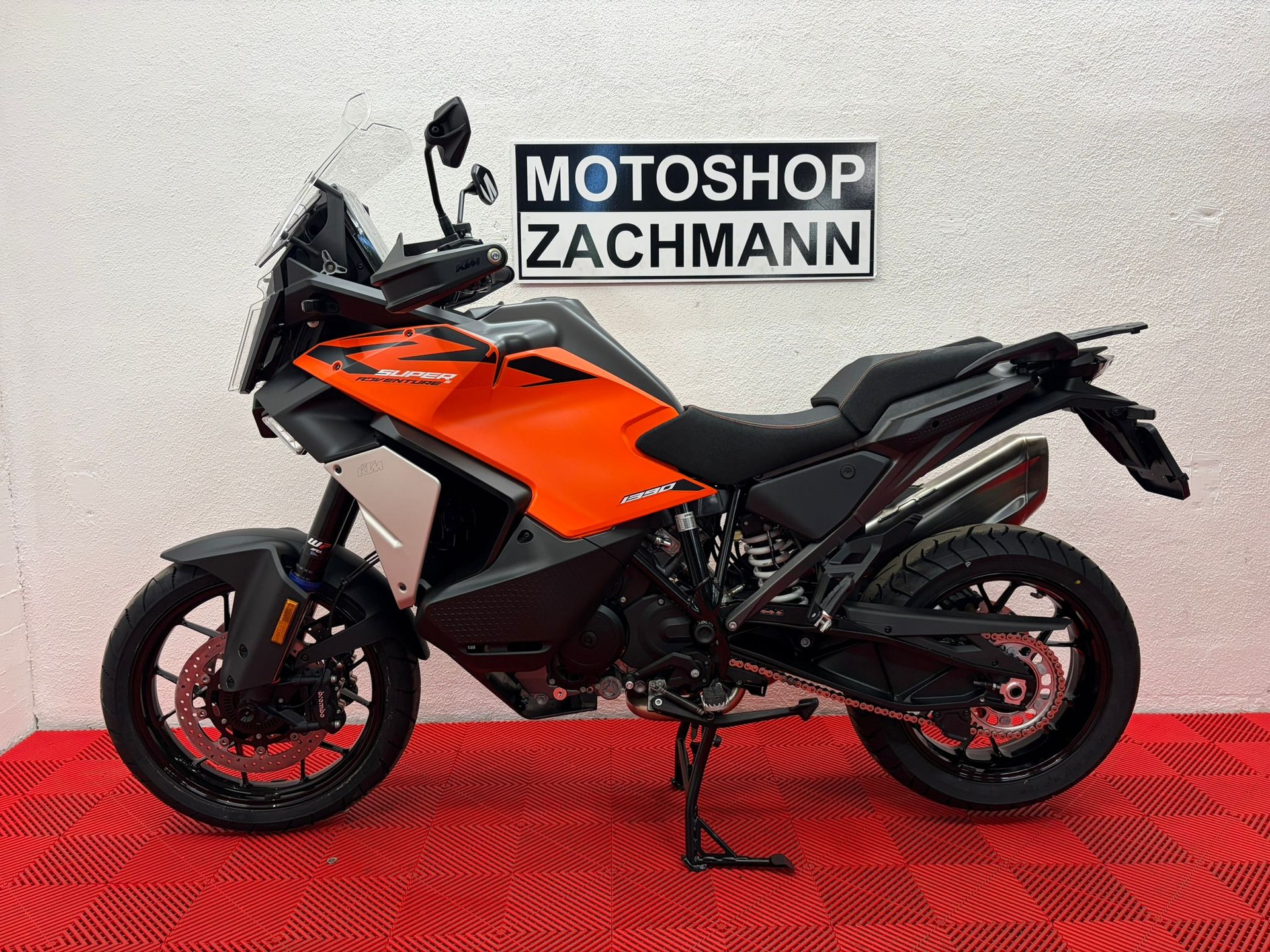 KTM 1390 Super Adventure S EVO-image-3
