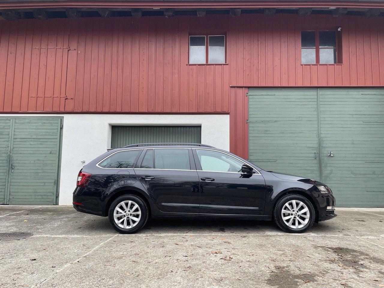 SKODA Octavia Combi 2.0 TDI Style DSG-image-3