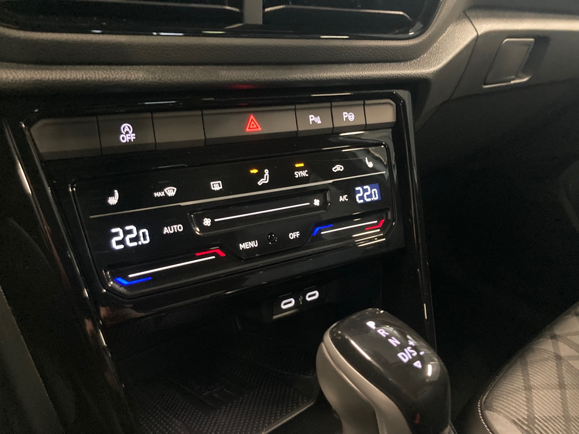 VW T-Roc 2.0 TSI R-Line DSG 4Motion-image-12