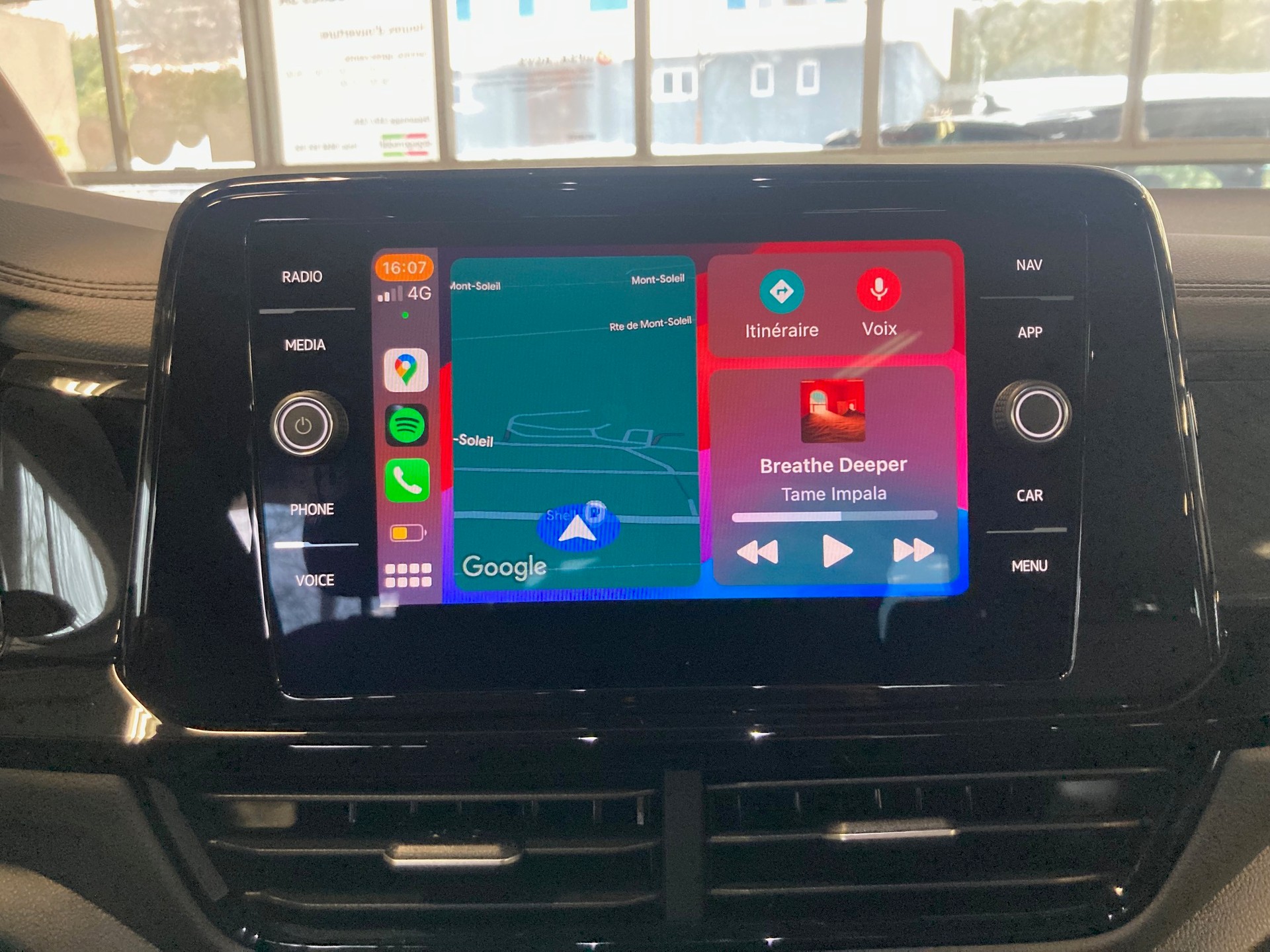 VW T-Roc 2.0 TSI R-Line DSG 4Motion-image-11