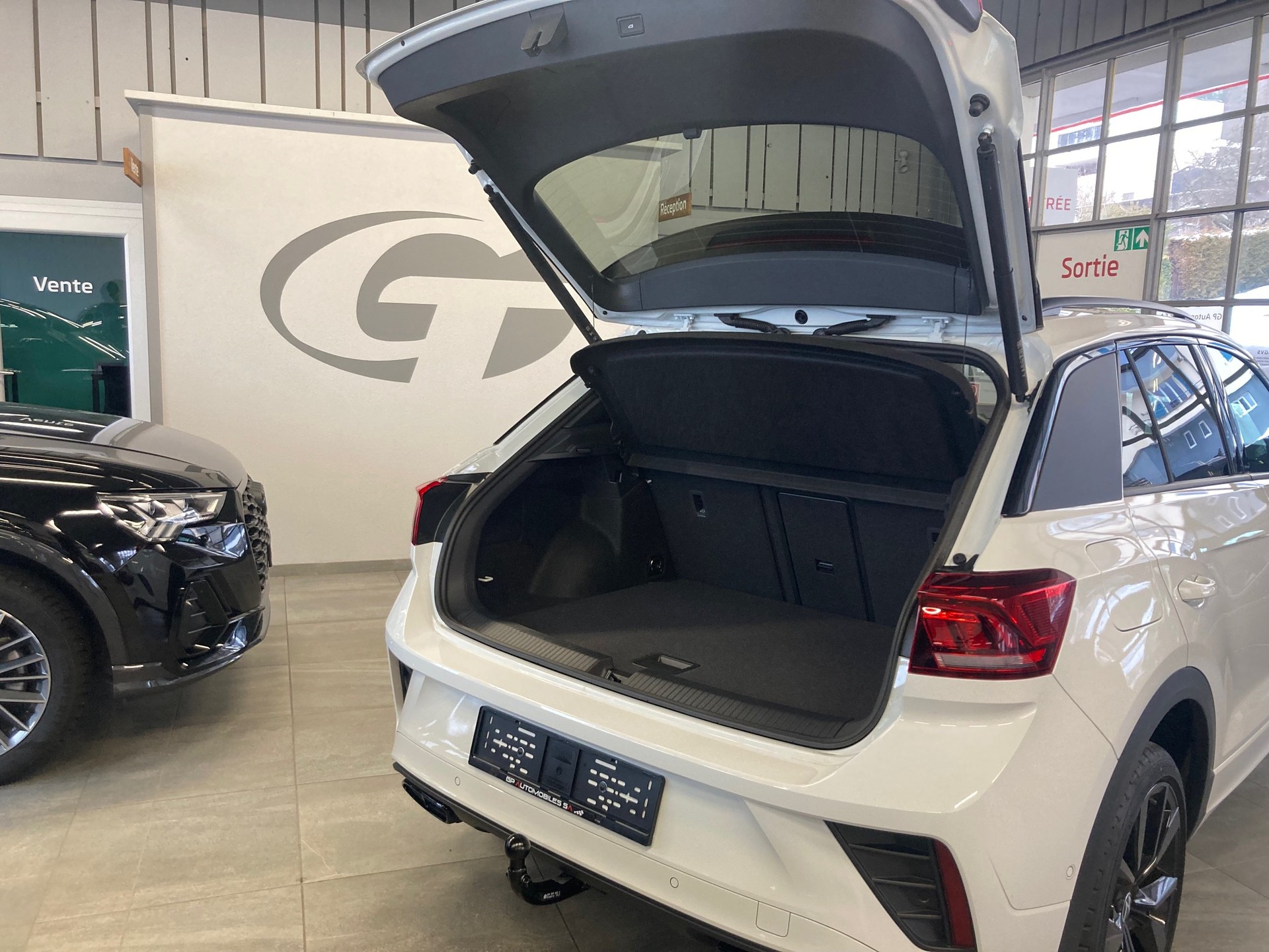 VW T-Roc 2.0 TSI R-Line DSG 4Motion-image-4