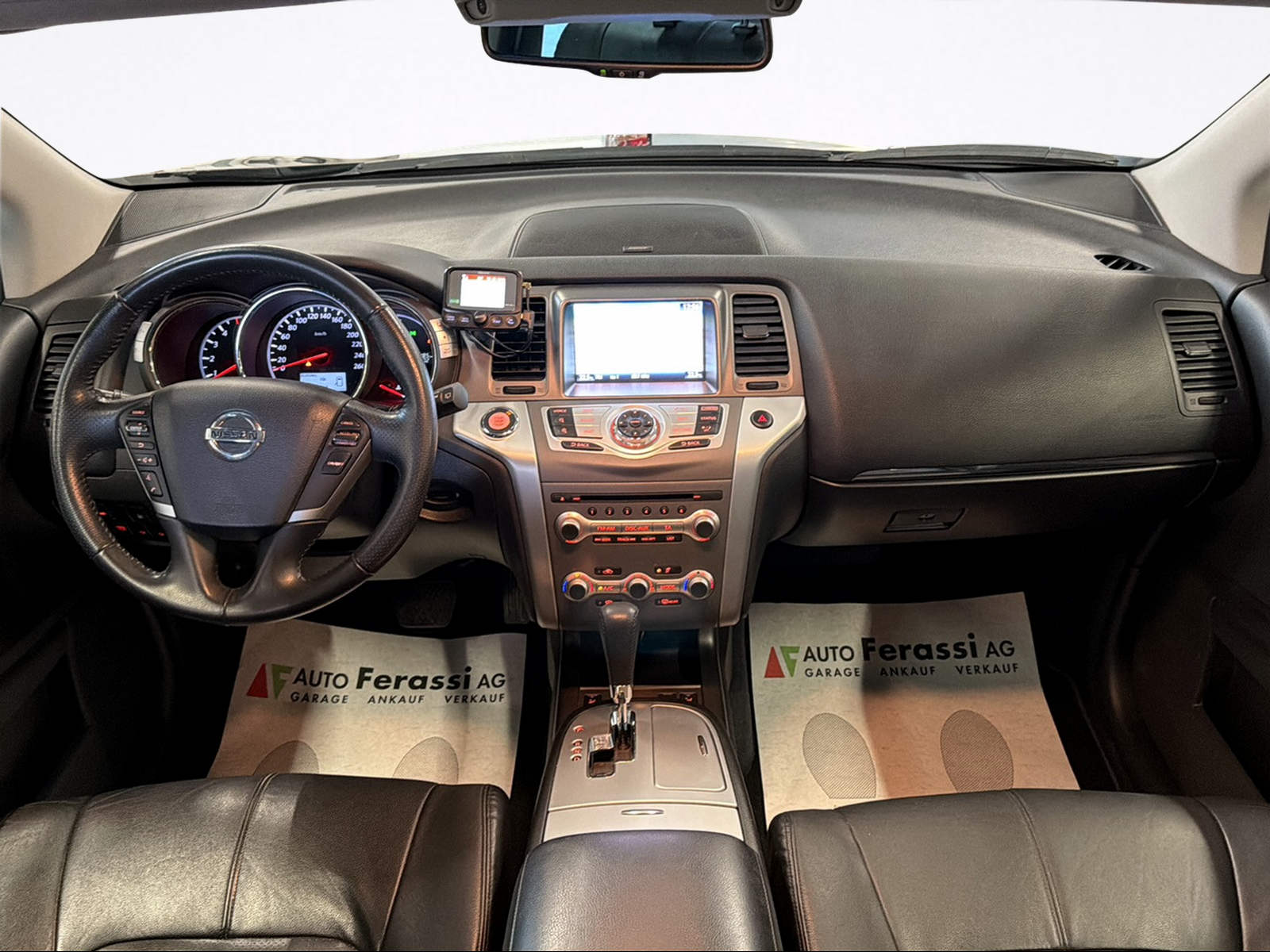 NISSAN Murano 2.5 dCi Executive Swiss Edition Automatic-image-8