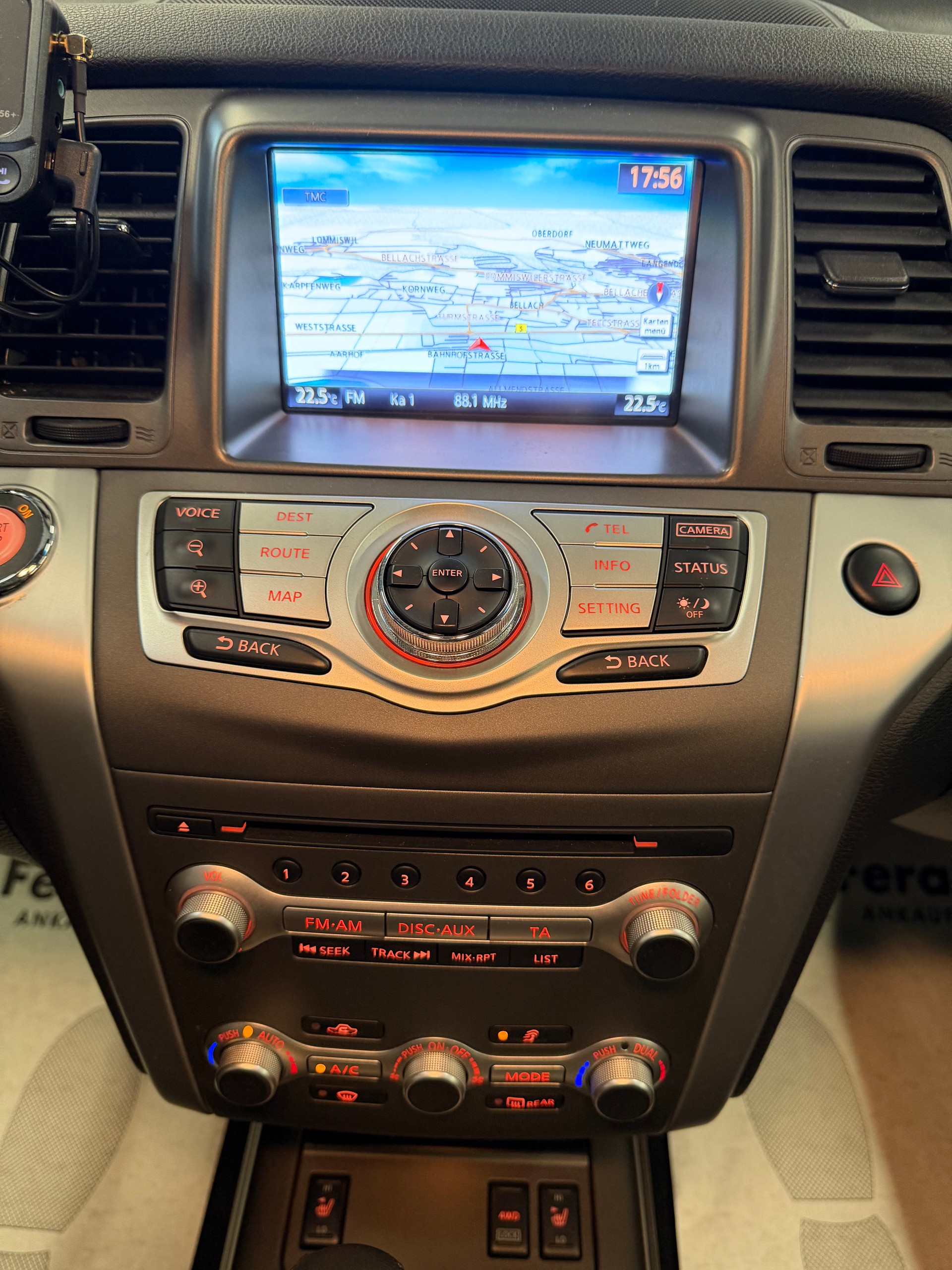 NISSAN Murano 2.5 dCi Executive Swiss Edition Automatic-image-15