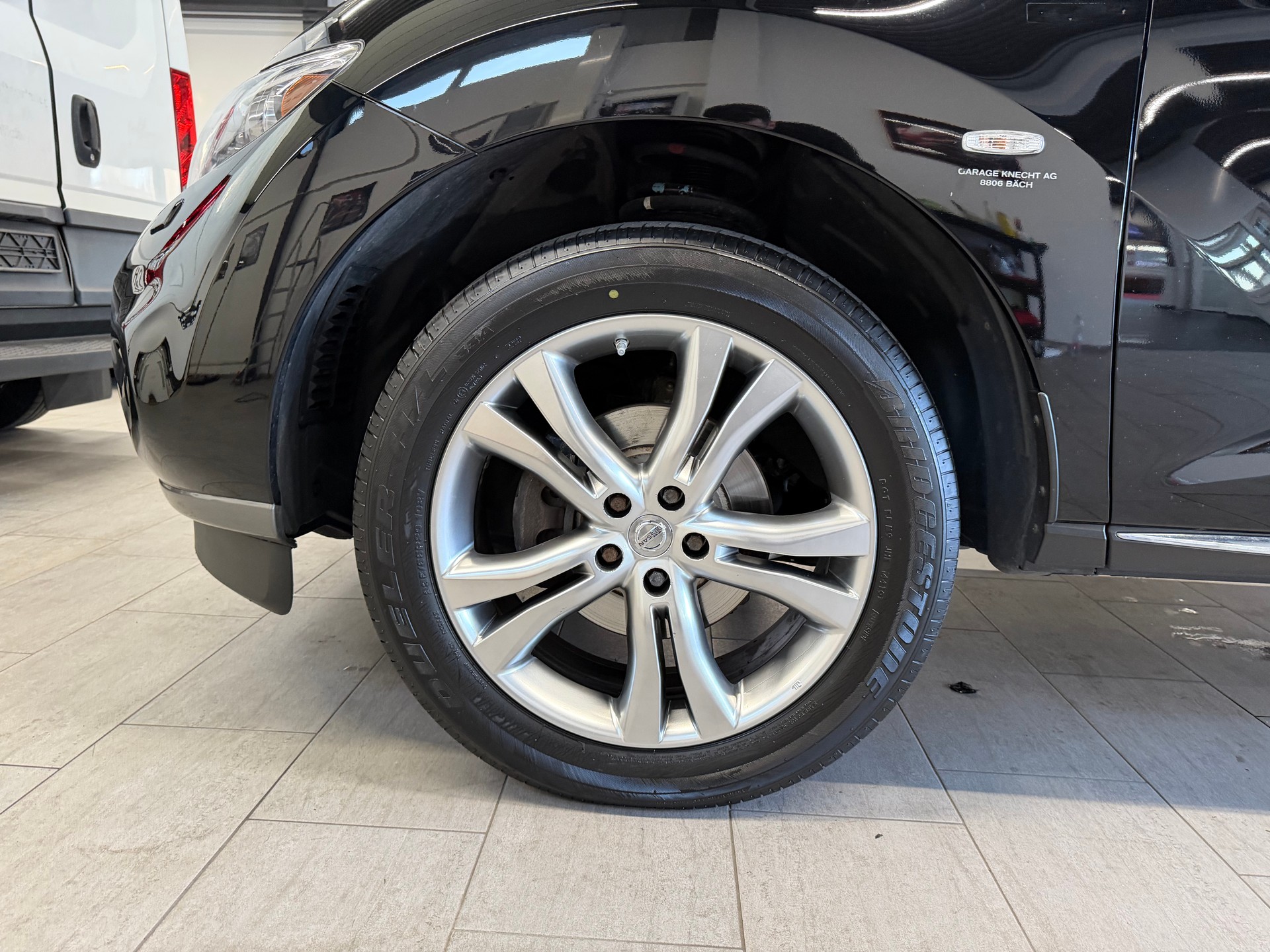 NISSAN Murano 2.5 dCi Executive Swiss Edition Automatic-image-24