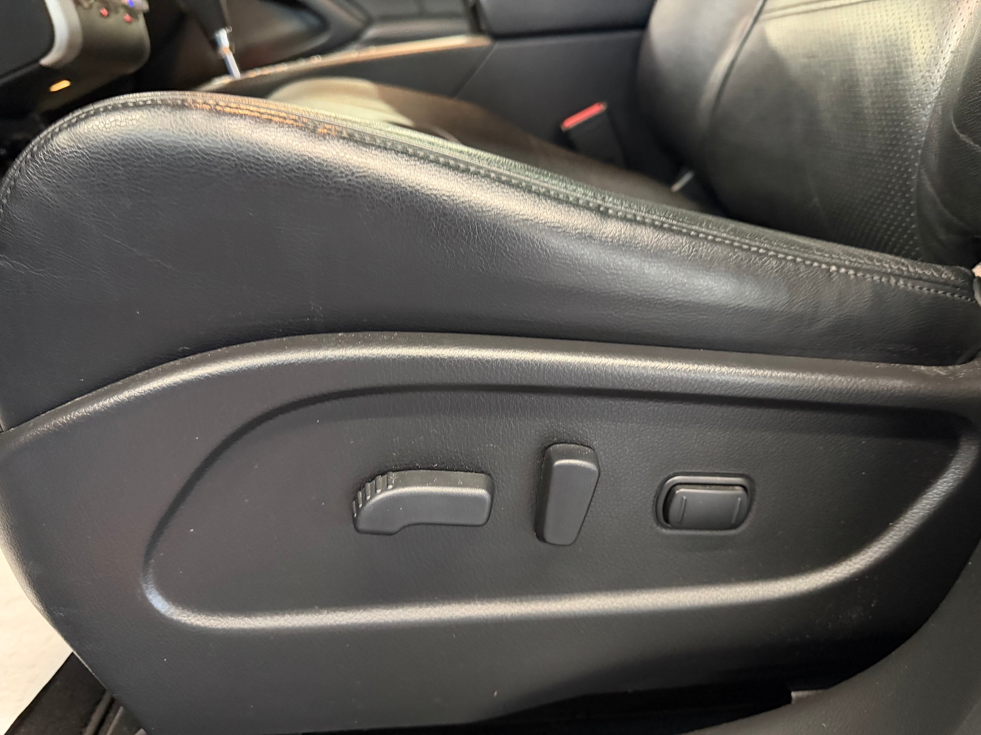 NISSAN Murano 2.5 dCi Executive Swiss Edition Automatic-image-18