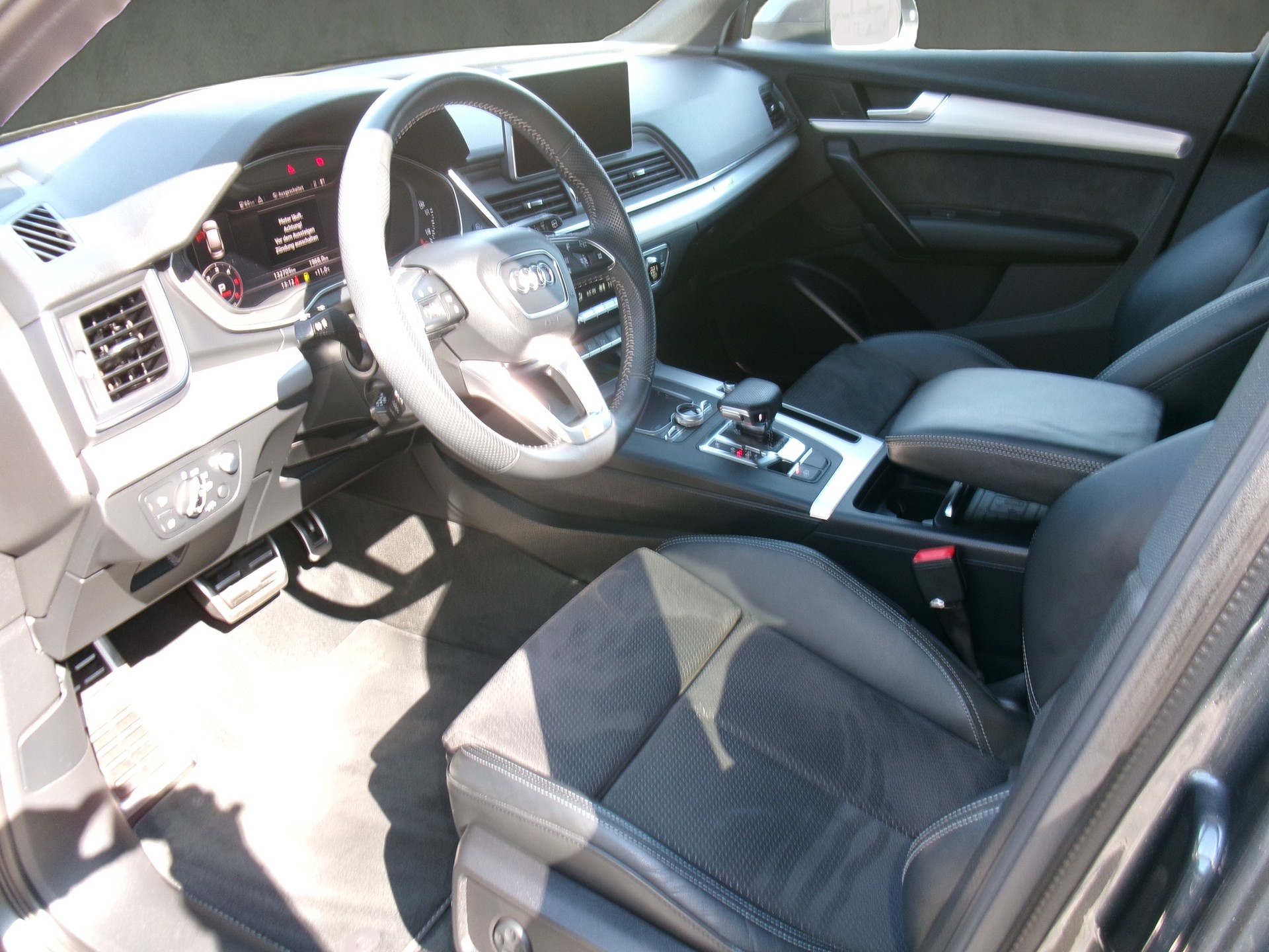 AUDI Q5 2.0 TDI sport quattro S-tronic-showroom-element-2