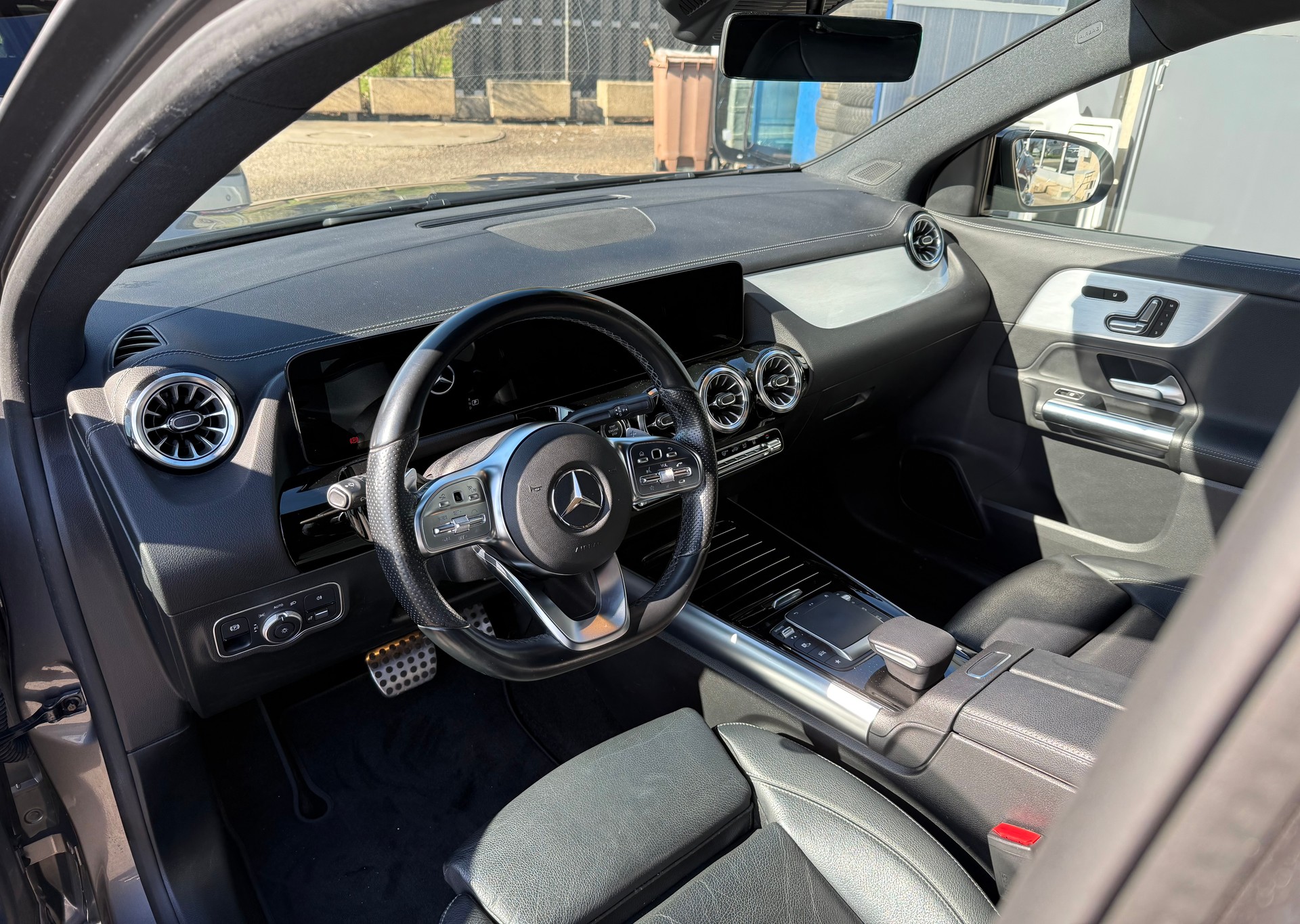 MERCEDES-BENZ GLA 250 4Matic AMG Line 8G-DCT-image-7
