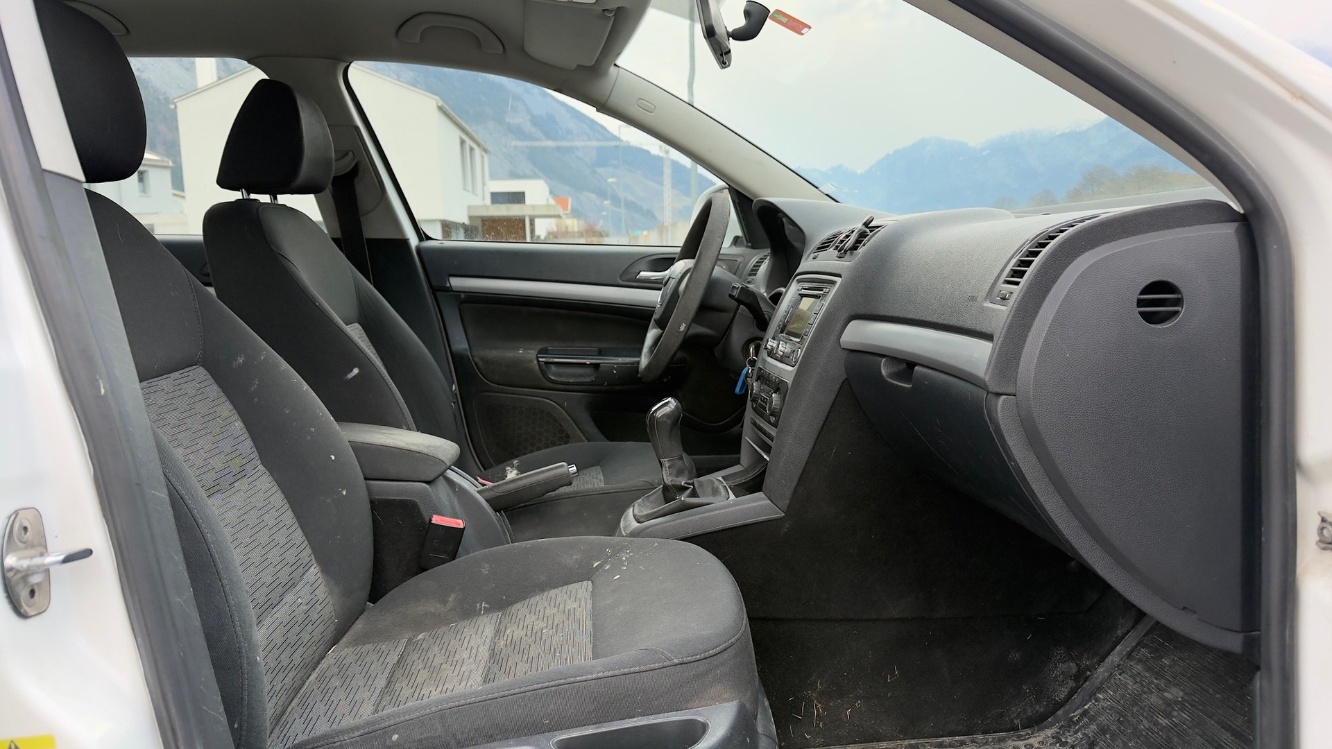 SKODA Octavia Combi 2.0 TDI AllDrive 4x4-image-8