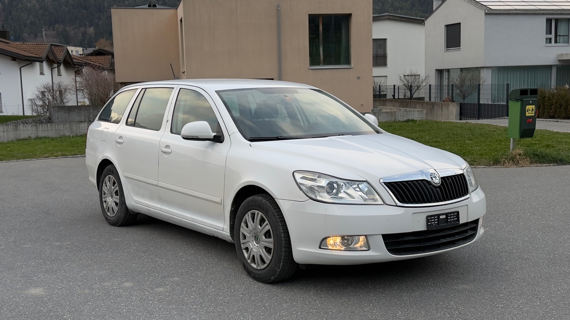 SKODA Octavia Combi 2.0 TDI AllDrive 4x4-image-2