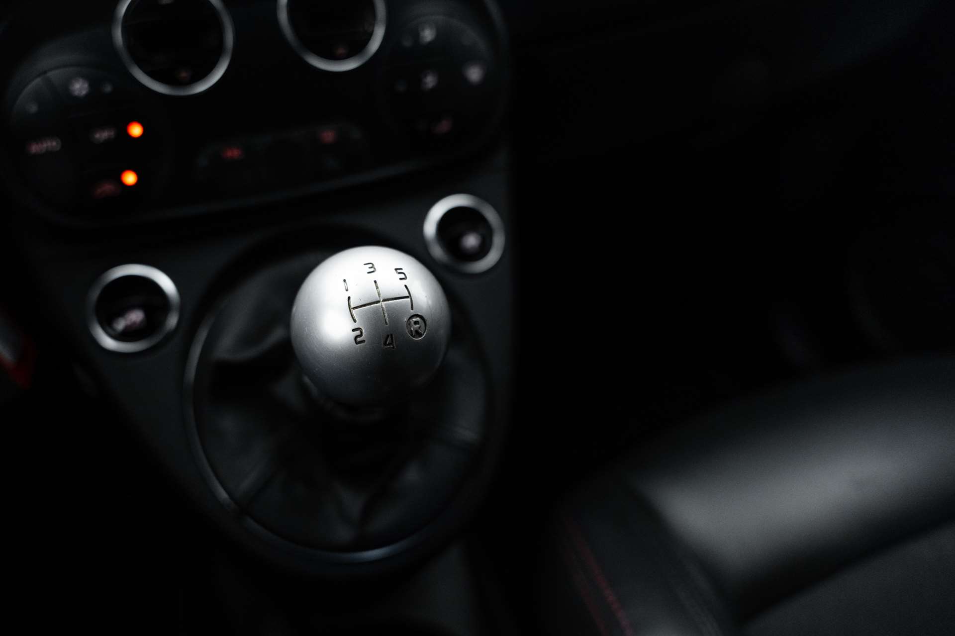 FIAT 695 1.4 16V Turbo Abarth Competizione-image-22