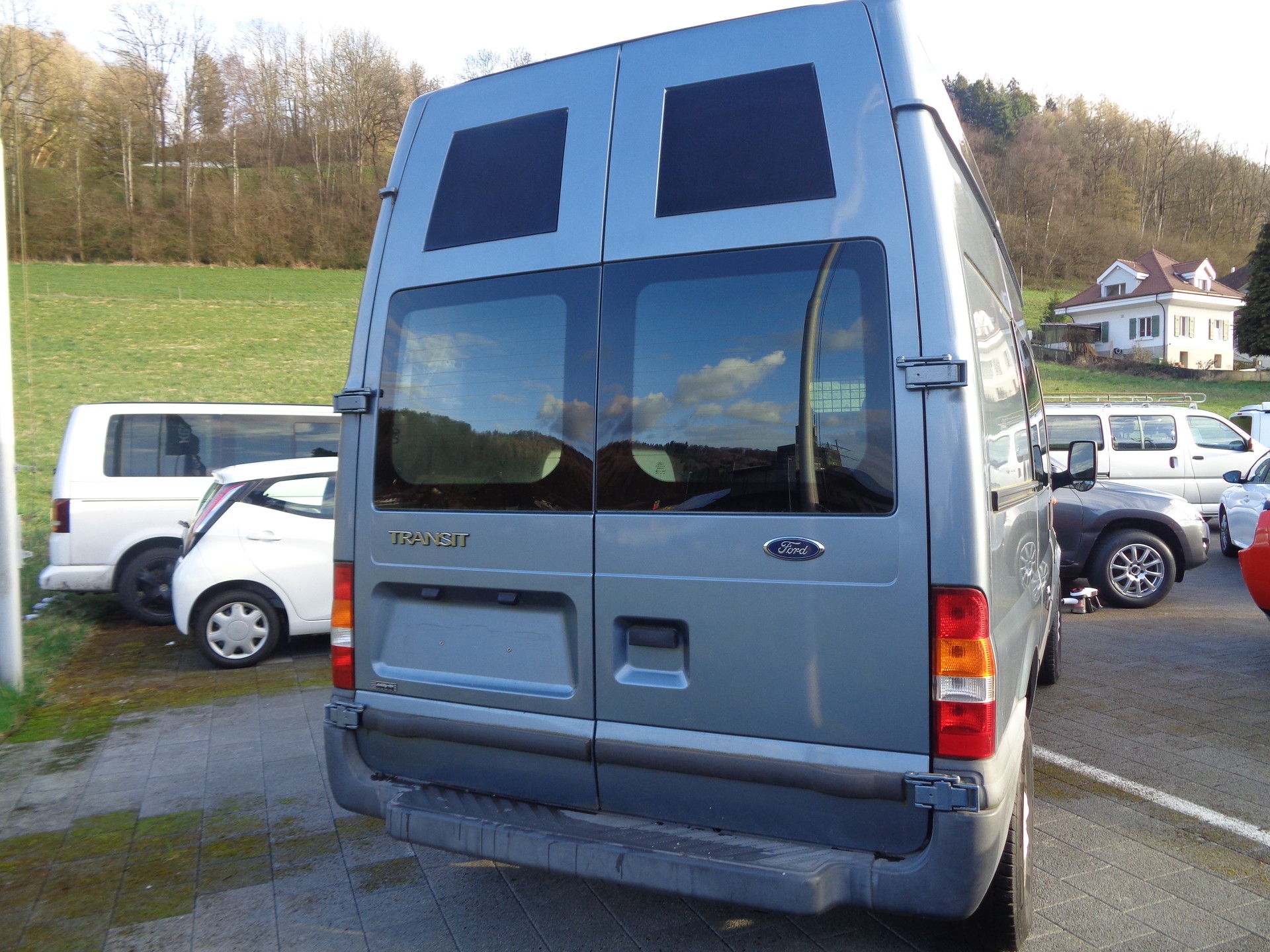 FORD Transit 2.4TD 350 M Van-showroom-element-2