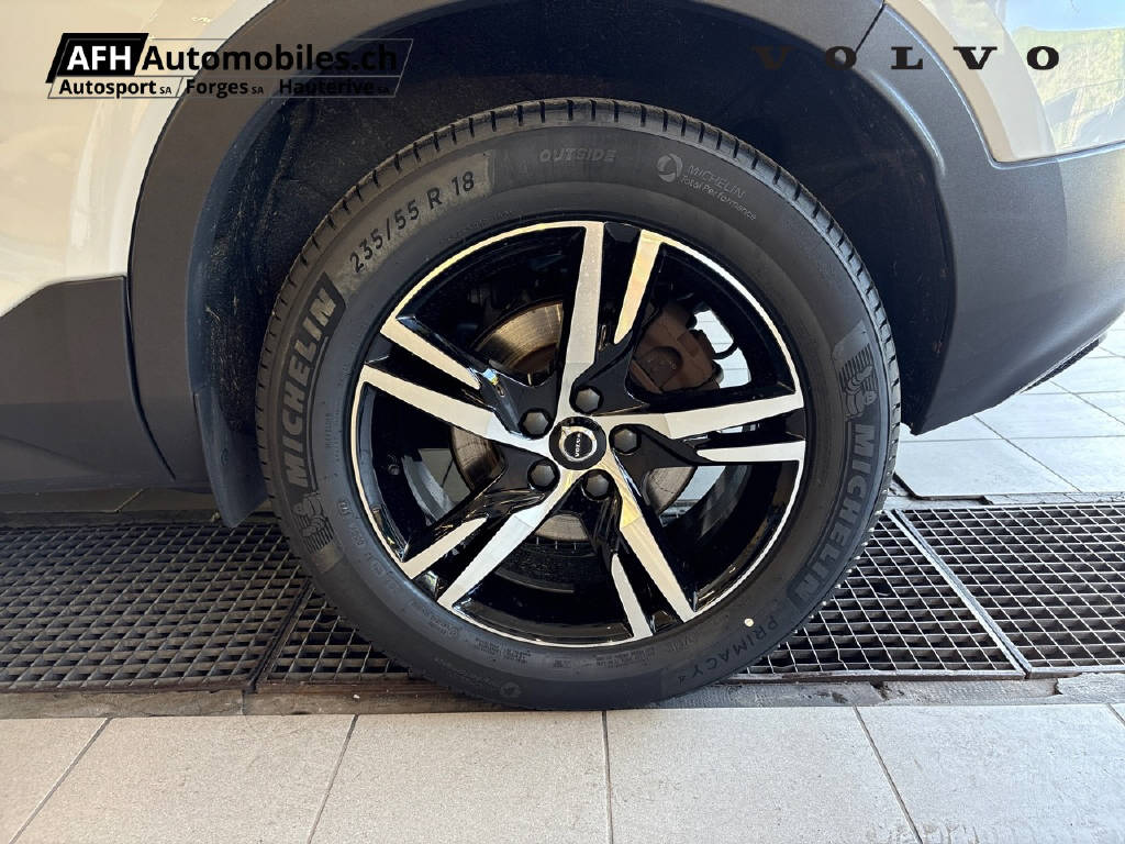 VOLVO XC40 T5 TwE R-Design-image-17
