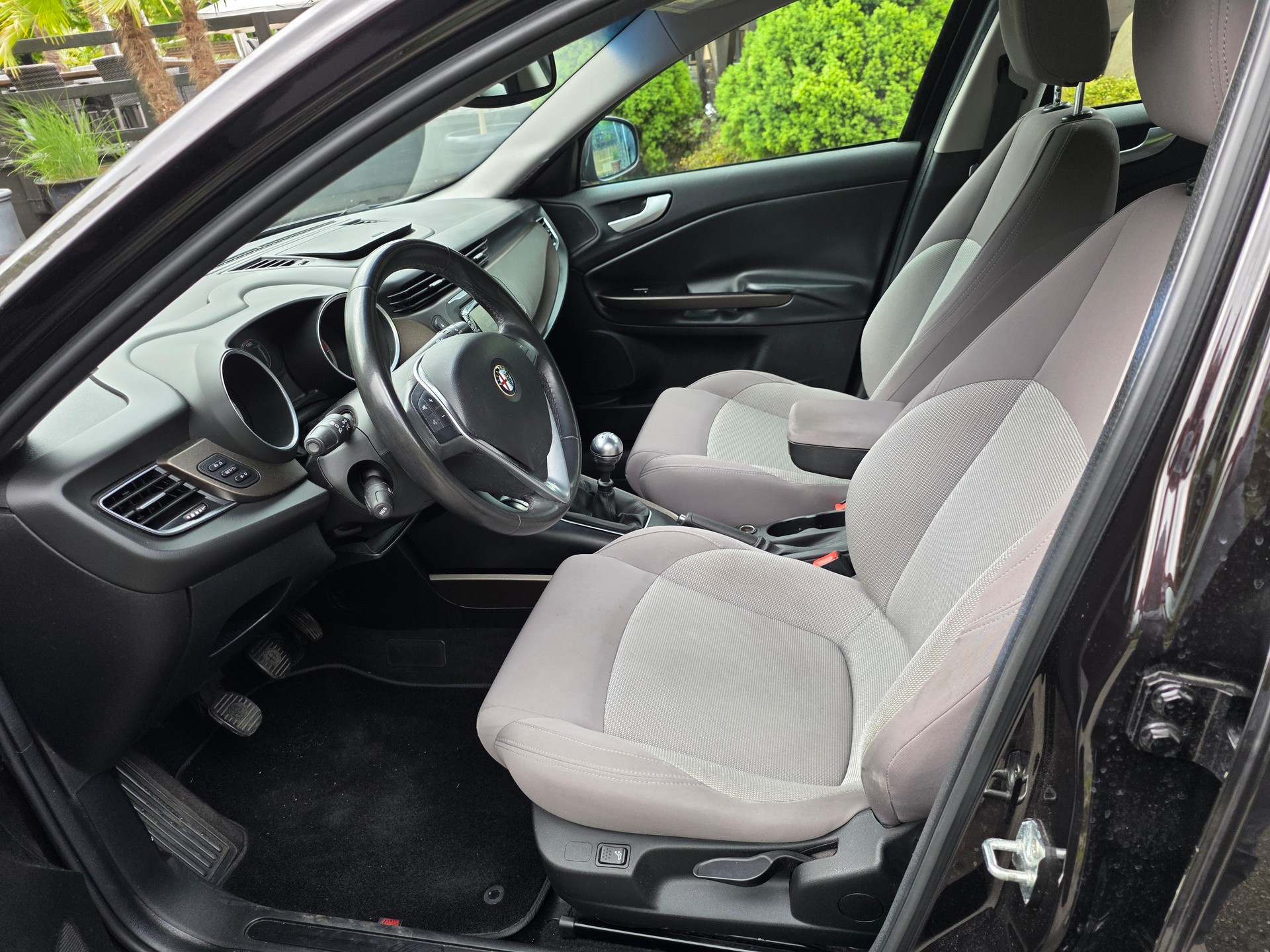 ALFA ROMEO Giulietta 2.0 JTDM ☆☆☆ Frisch ab MFK ☆☆☆ Zahnriemen und Wasserpumpe ersetzt ☆☆☆-image-7