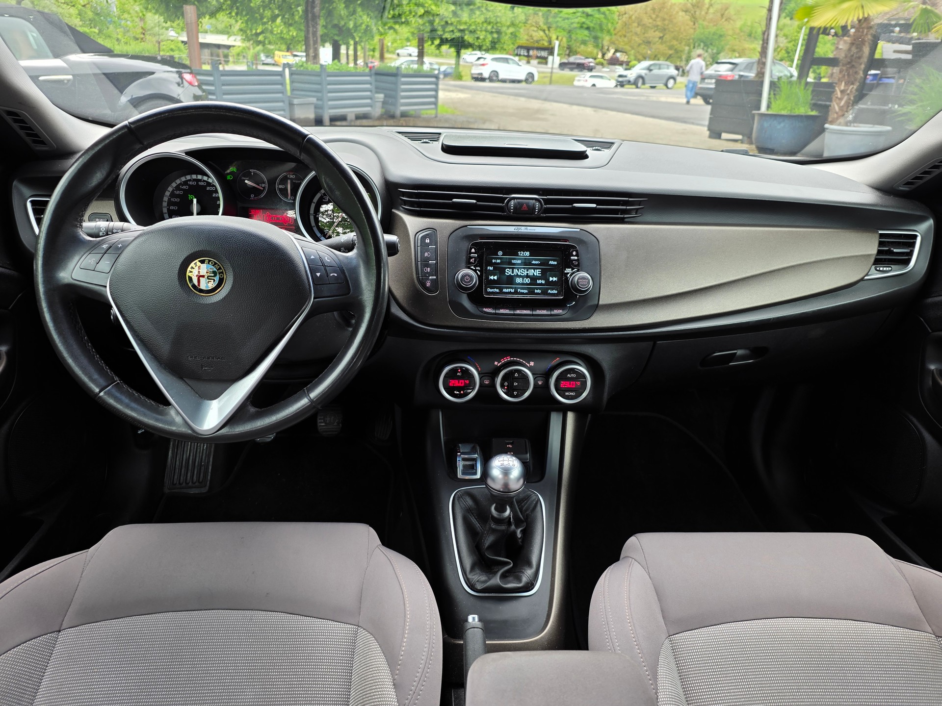 ALFA ROMEO Giulietta 2.0 JTDM ☆☆☆ Frisch ab MFK ☆☆☆ Zahnriemen und Wasserpumpe ersetzt ☆☆☆-image-6