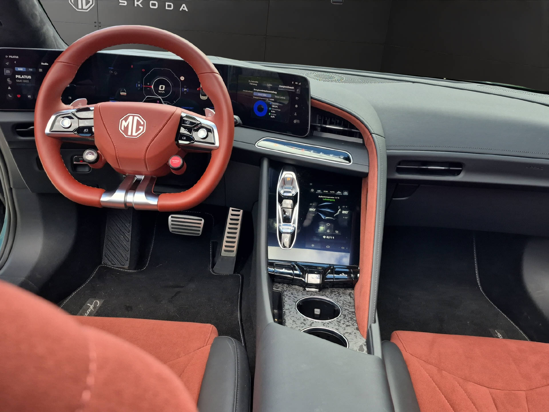 MG Cyberster 77kWh Stoffdach Rot 4WD-image-10