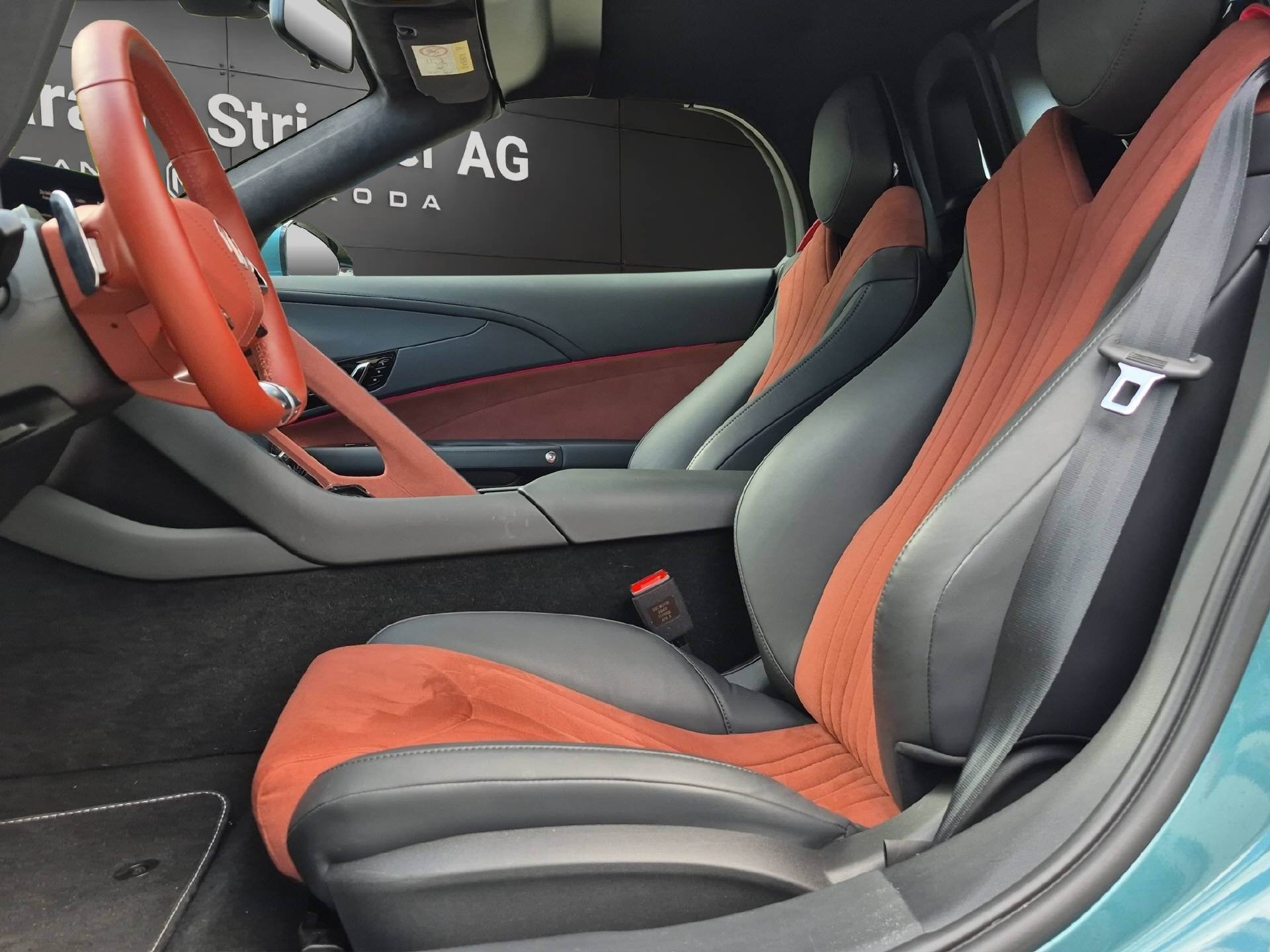 MG Cyberster 77kWh Stoffdach Rot 4WD-image-9