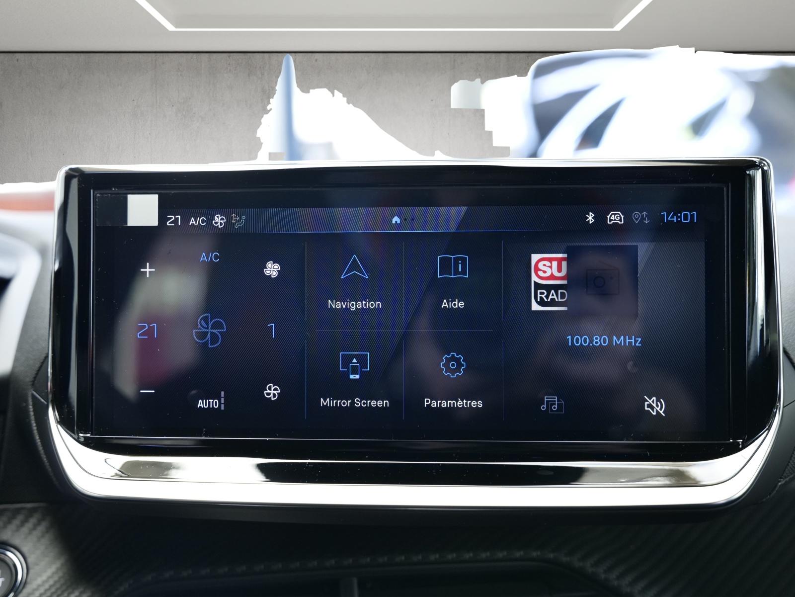PEUGEOT 2008 1.2 Hybrid 145 GT-image-15