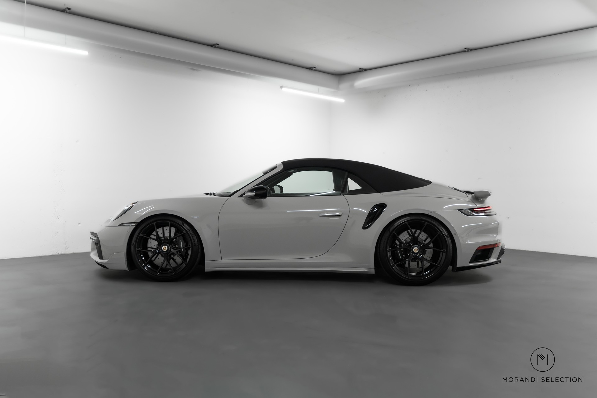 PORSCHE 911 Cabriolet 3.7 Turbo S PDK-showroom-element-1